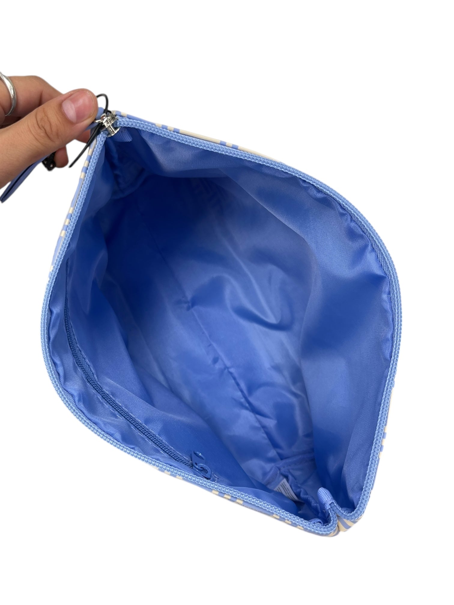 Makeup Bag By Clothes Mentor. Size: Medium