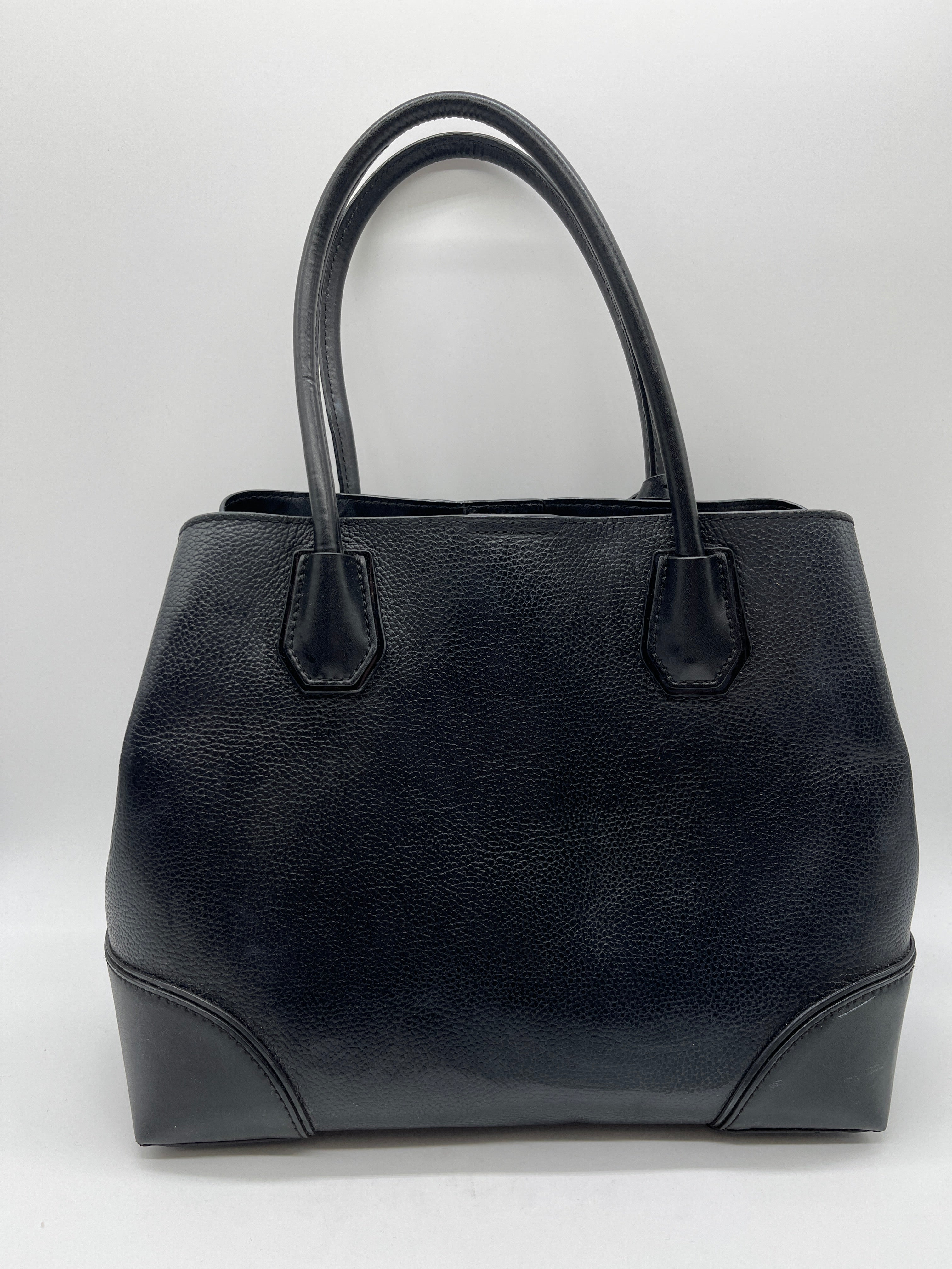 Handbag Designer By Michael Kors. Size: Medium