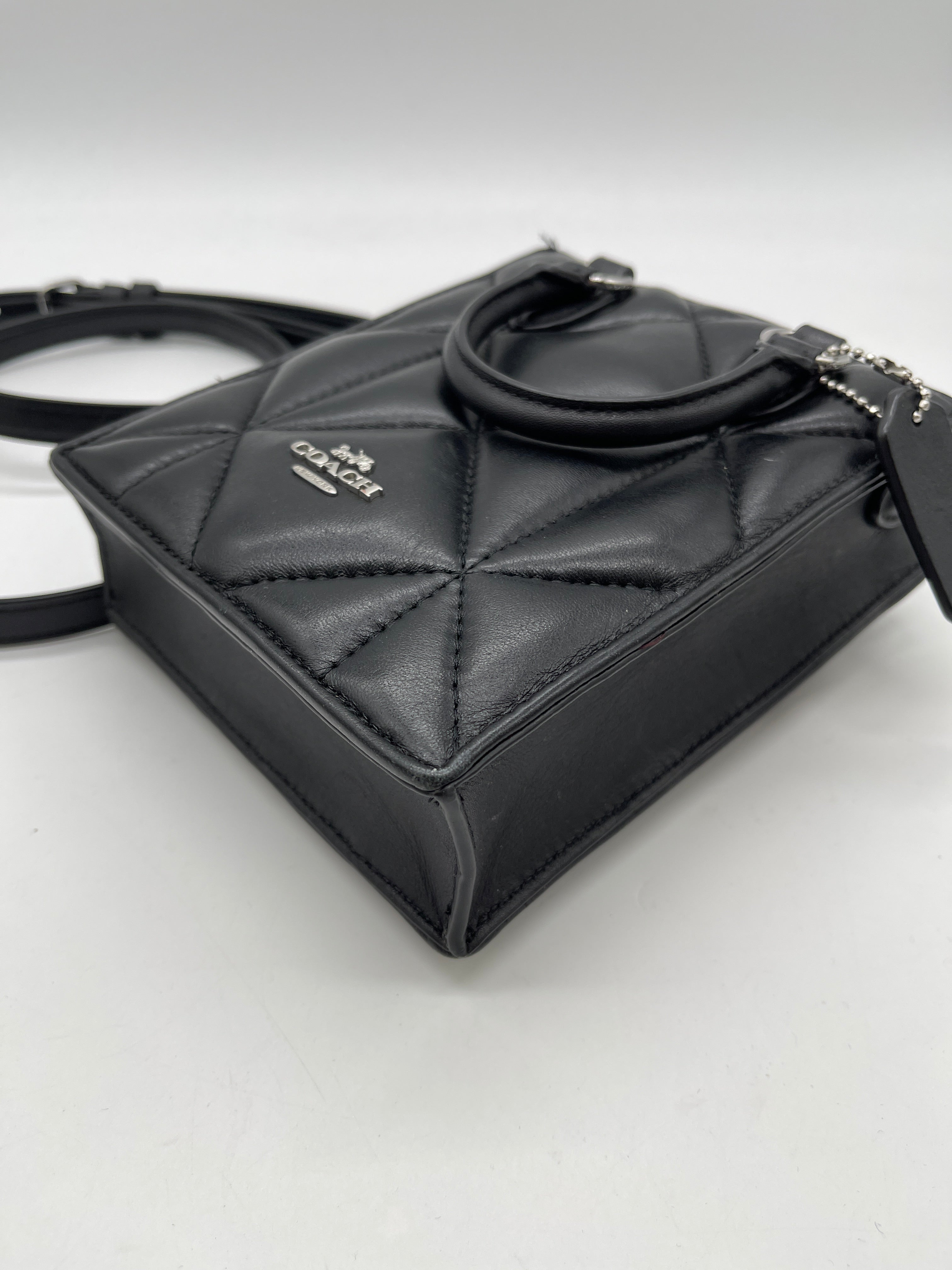 Crossbody Designer By Coach. Size: Small