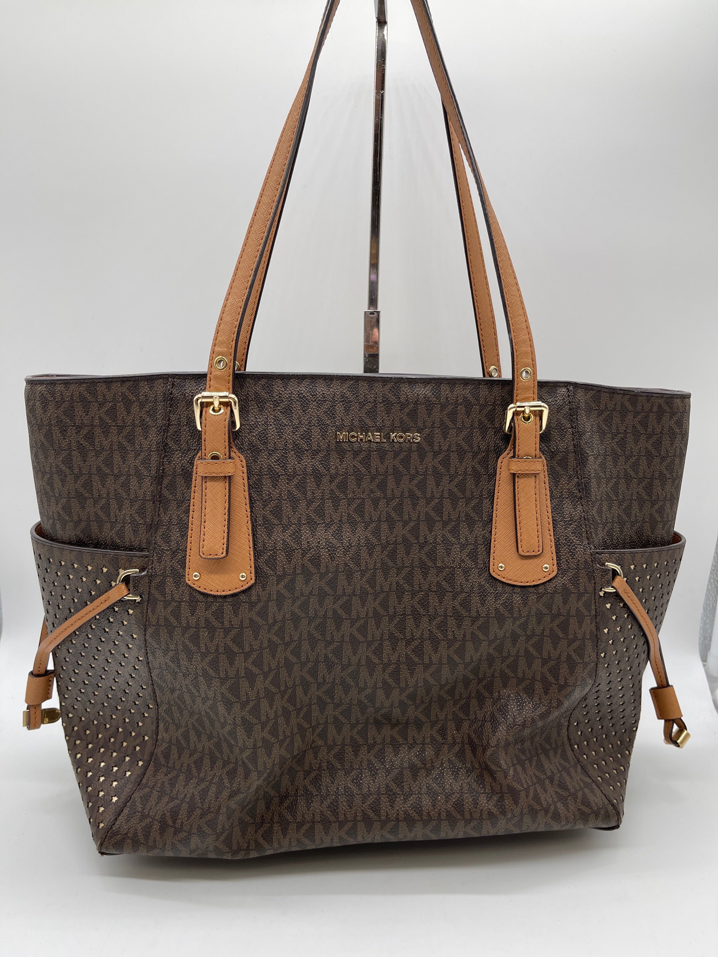 Handbag Designer By Michael Kors. Size: Large