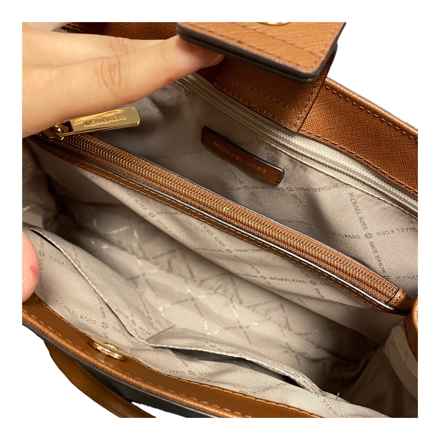 Handbag Designer By Michael Kors. Size: Medium