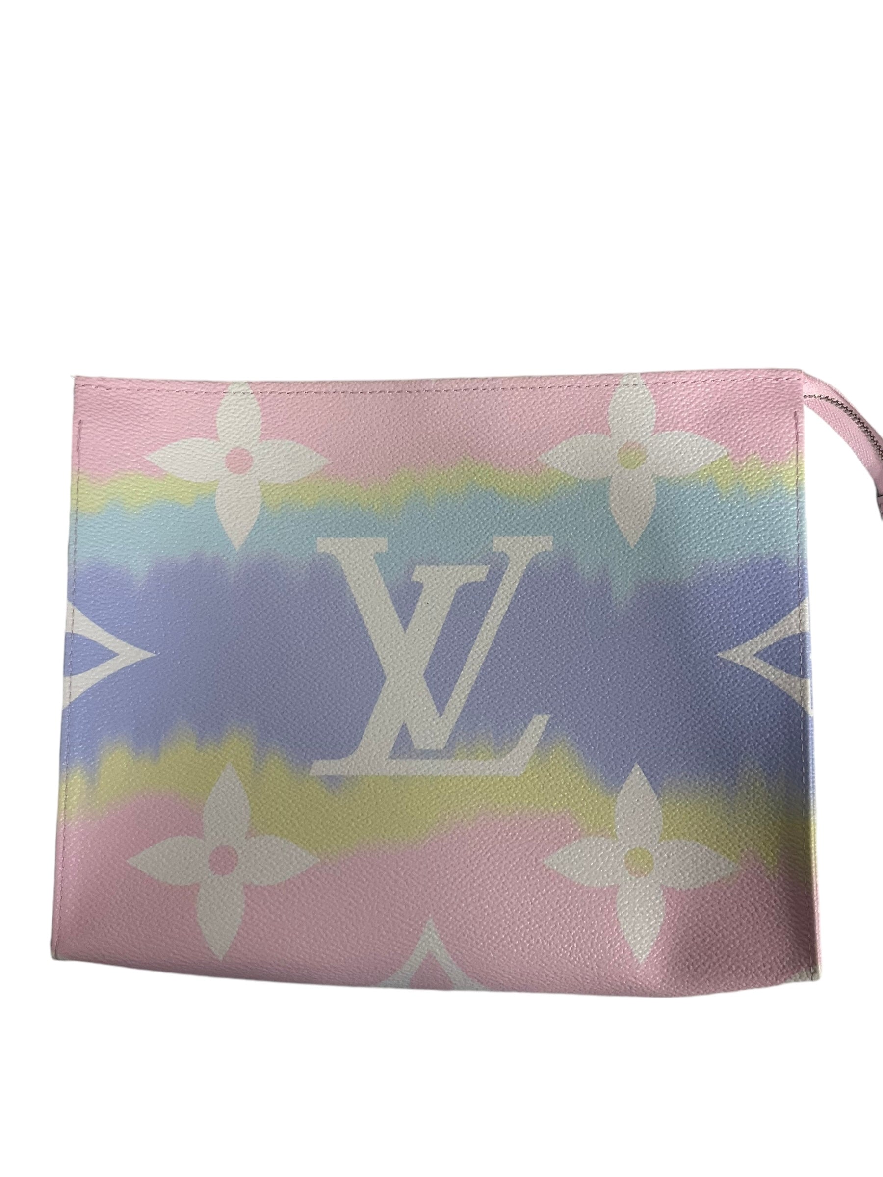 Makeup Bag Luxury Designer By Louis Vuitton. Size: Large