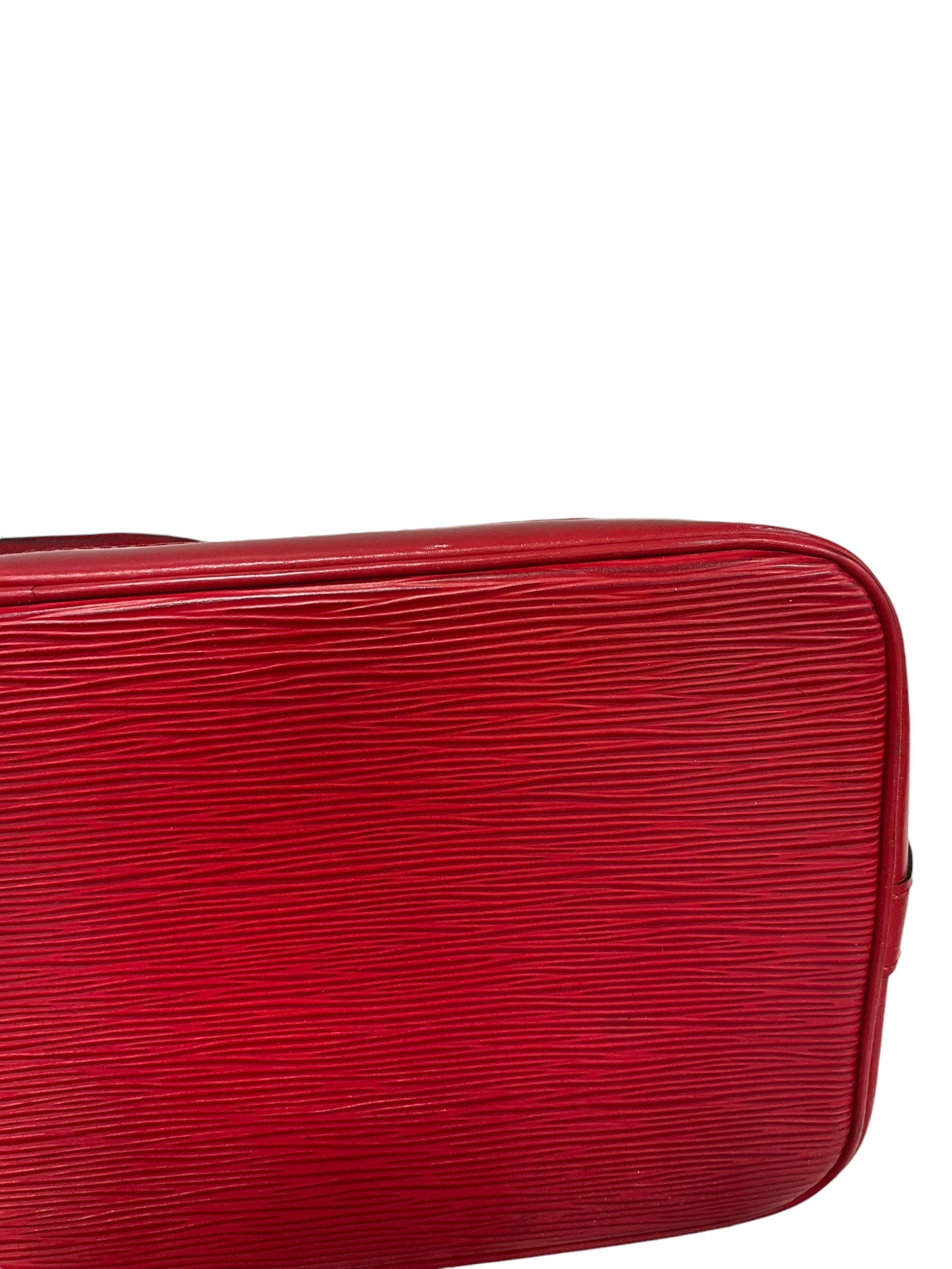 Handbag Luxury Designer By Louis Vuitton. Size: Medium