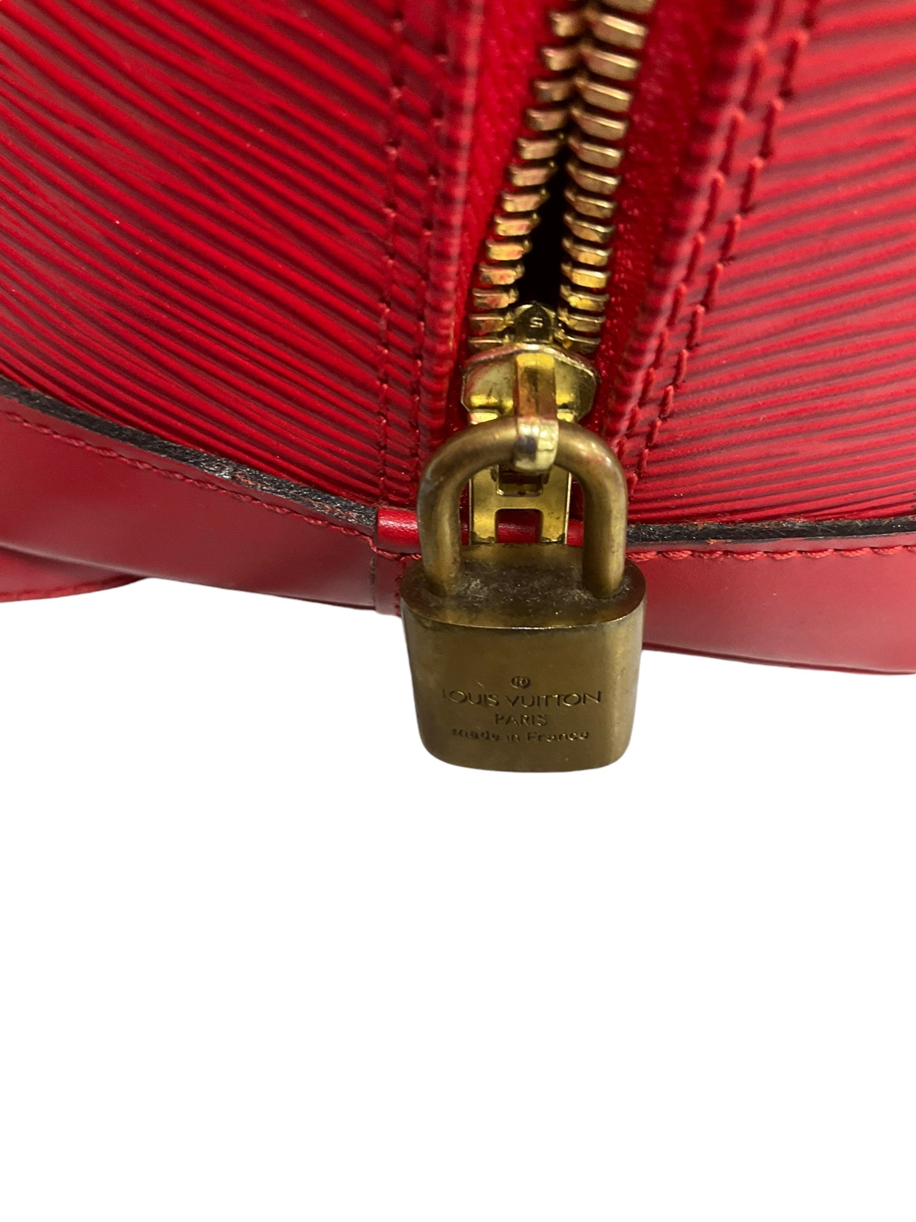 Handbag Luxury Designer By Louis Vuitton. Size: Medium