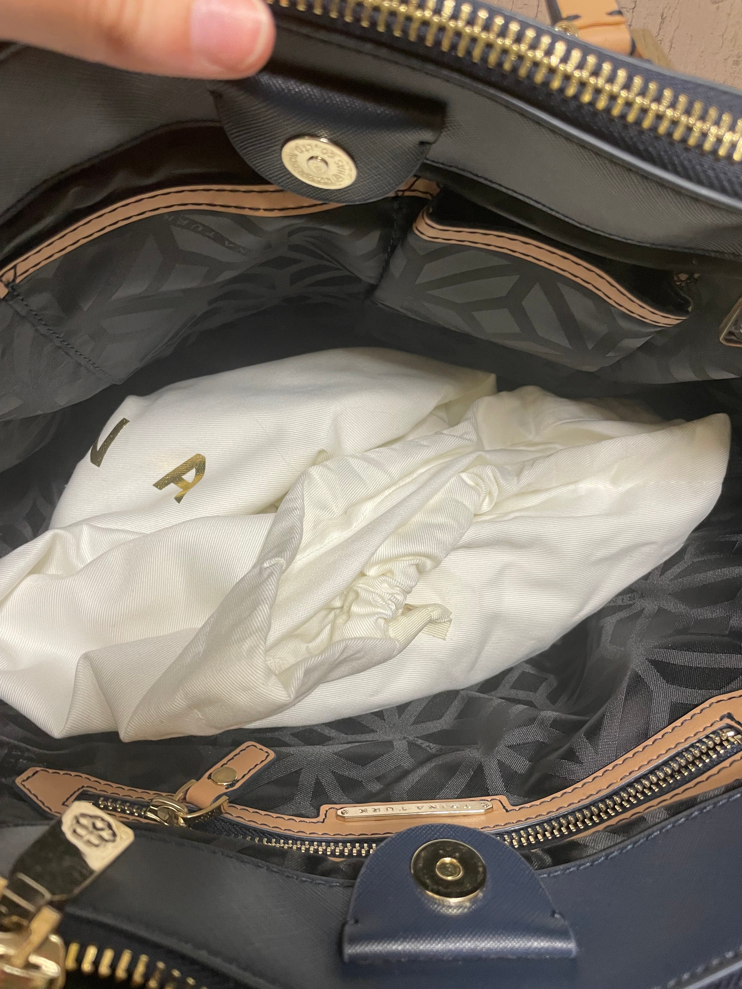 Handbag Designer By Trina Turk. Size: Medium