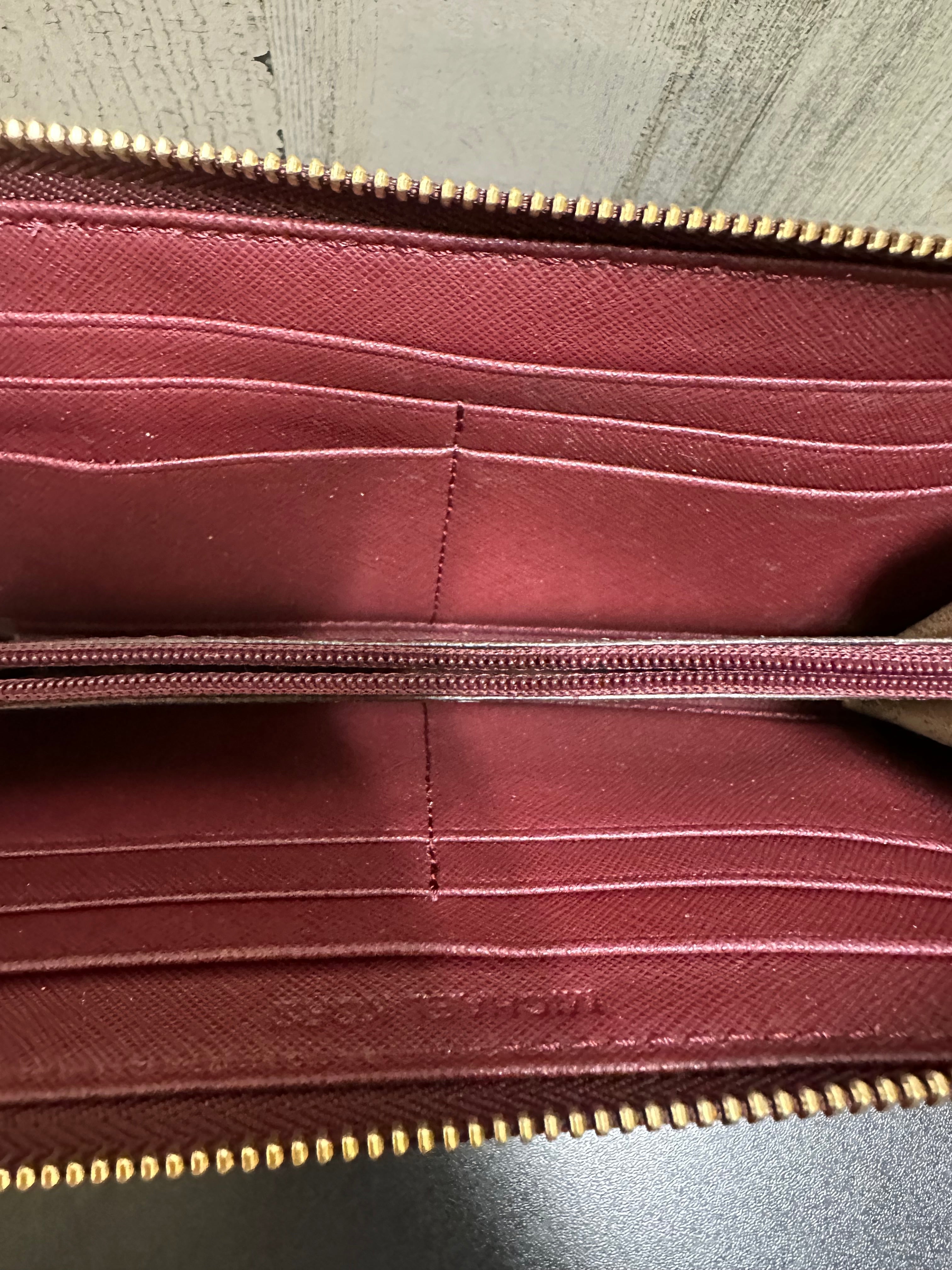 Wallet Designer Michael Kors. Size Medium