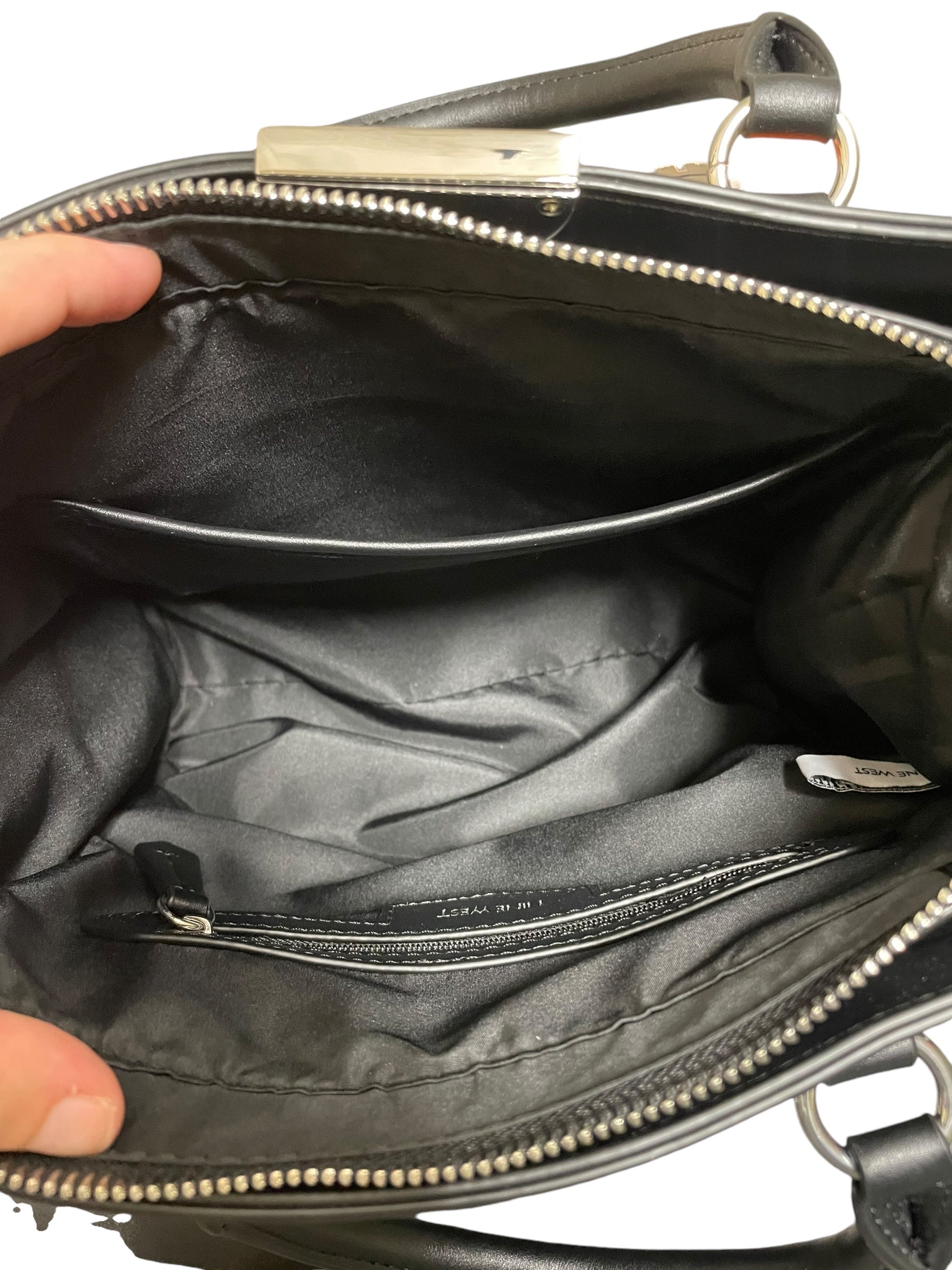 Handbag By Nine West. Size: Medium