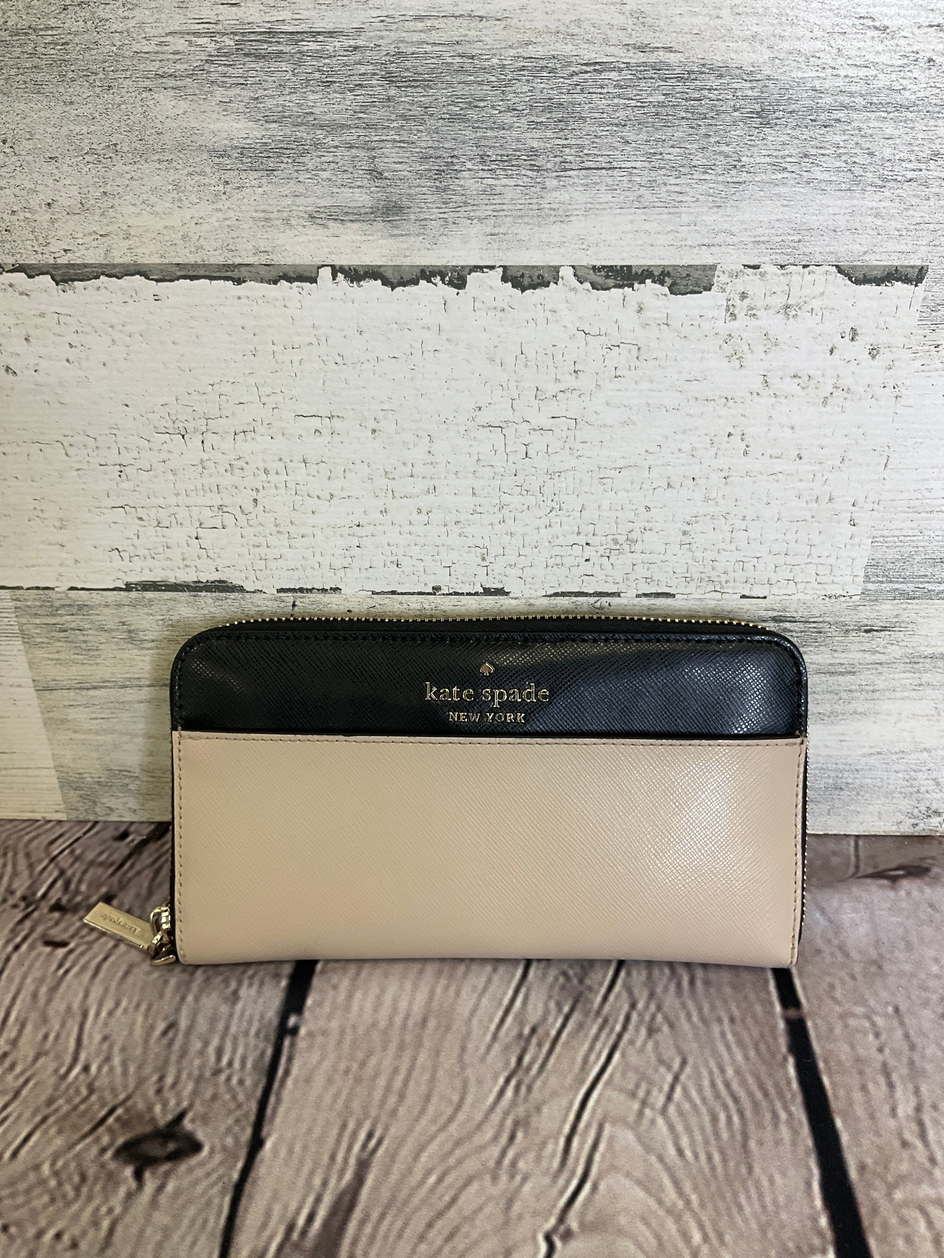 Wallet Leather Kate Spade. Size Medium
