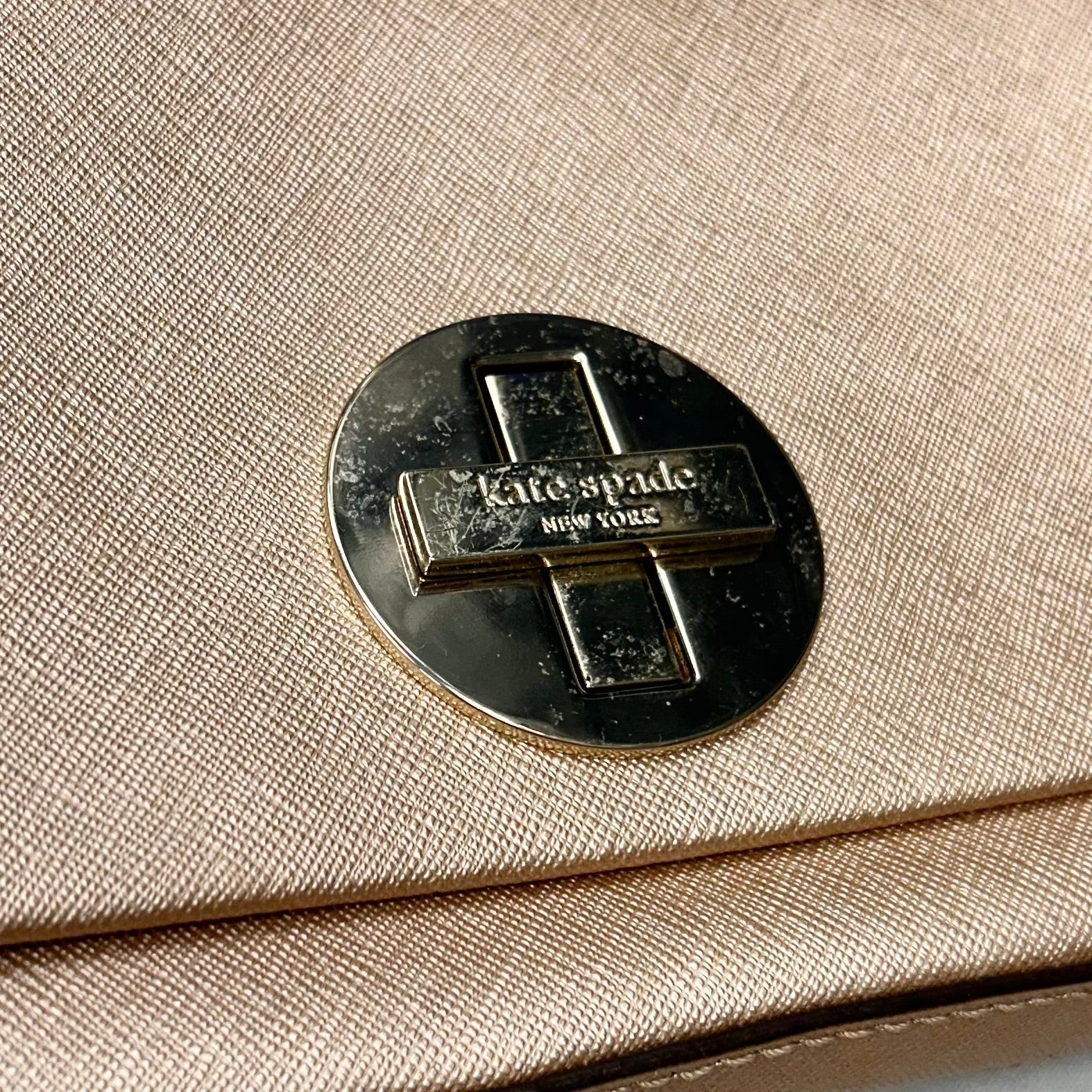 Crossbody Designer By Kate Spade. Size: Small