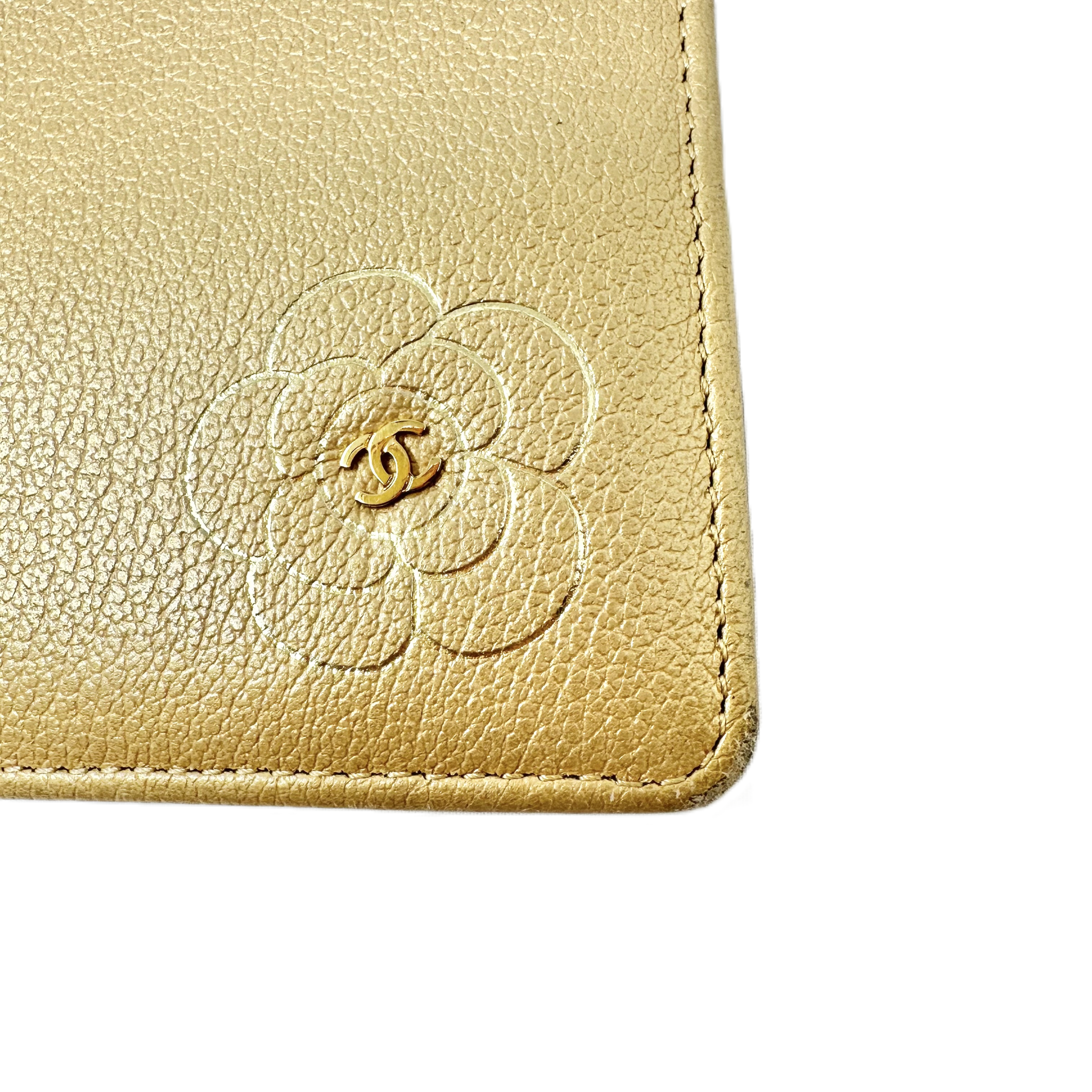 Wallet Luxury Designer By Chanel Size: Medium