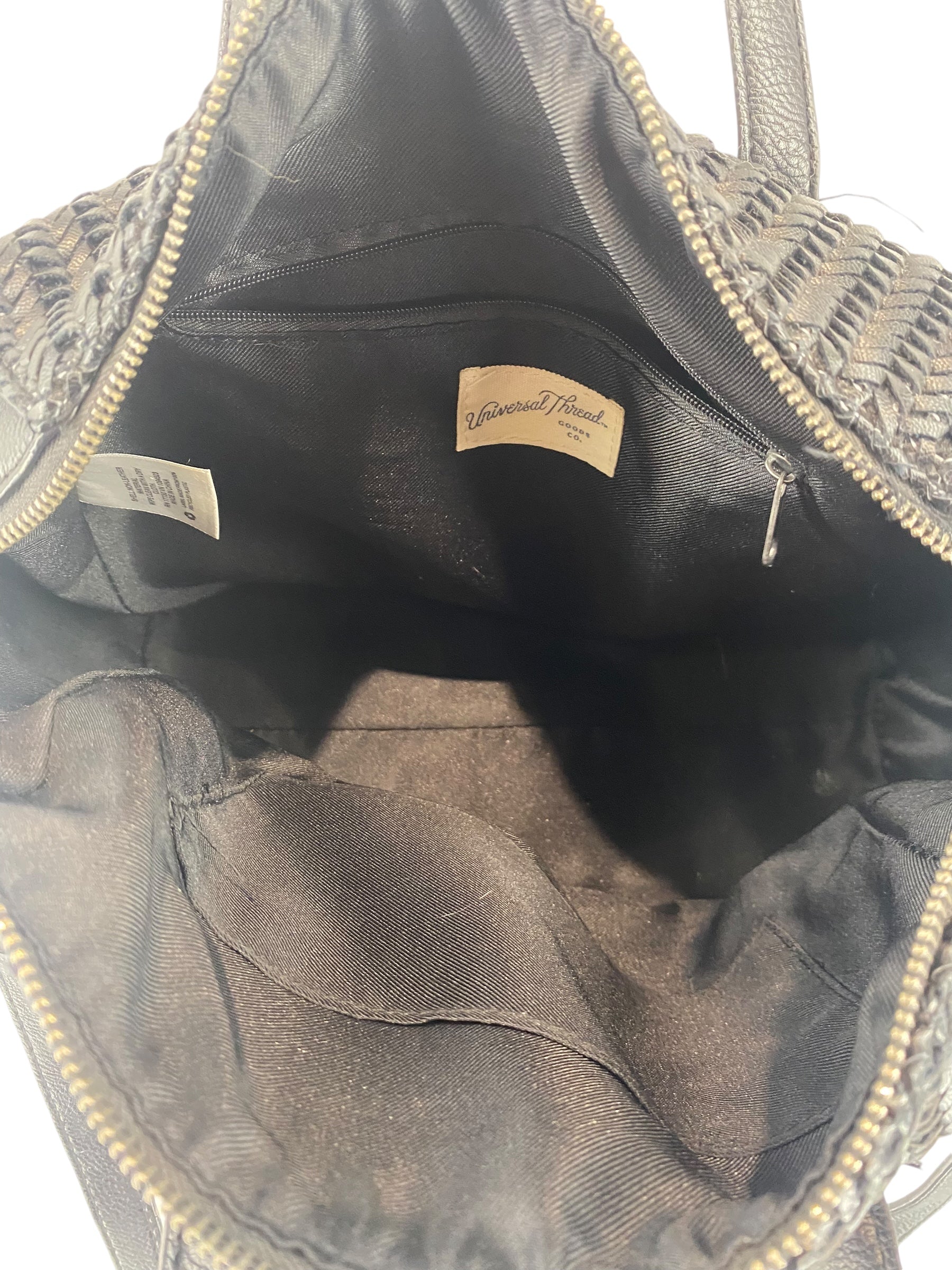 Handbag By Universal Thread. Size: Medium