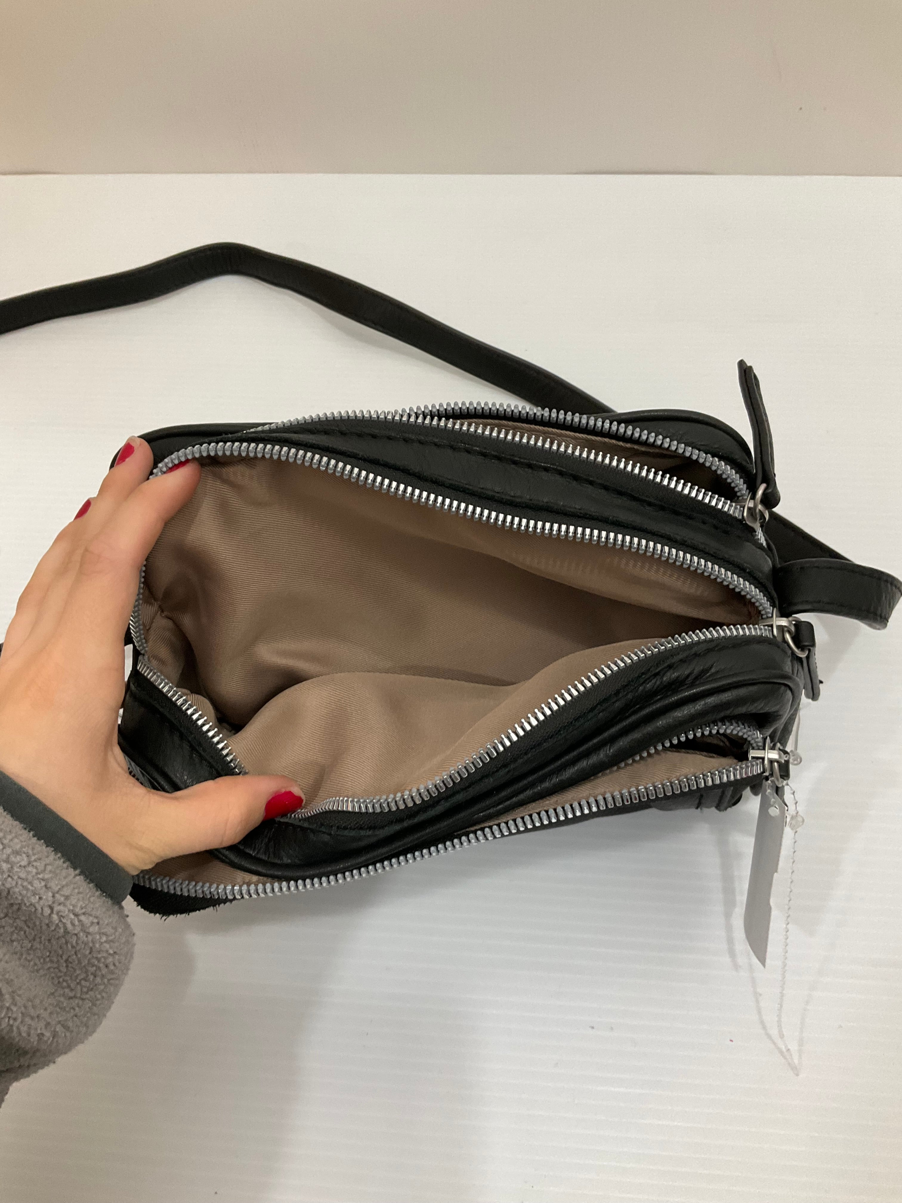 Crossbody Leather By Cmc. Size: Small