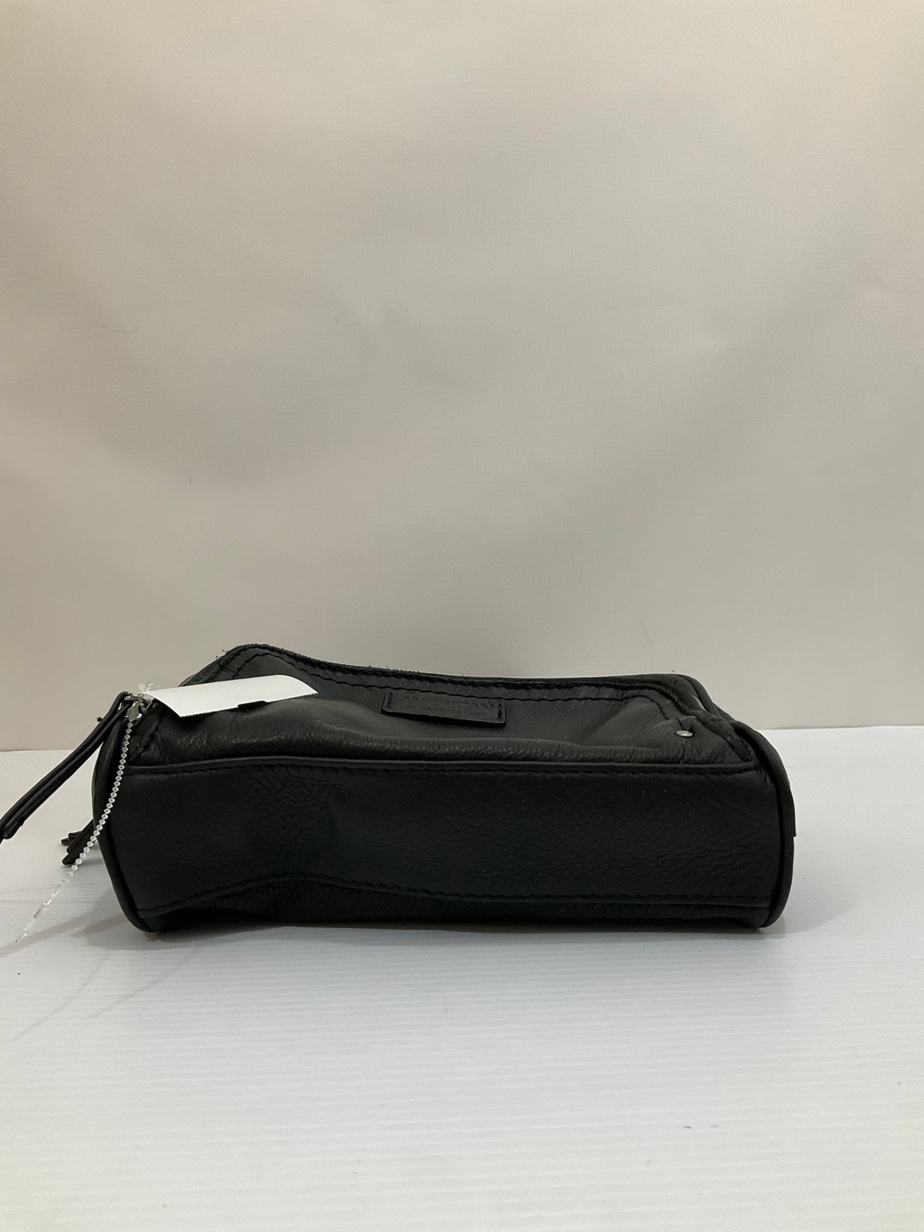 Crossbody Leather By Cmc. Size: Small