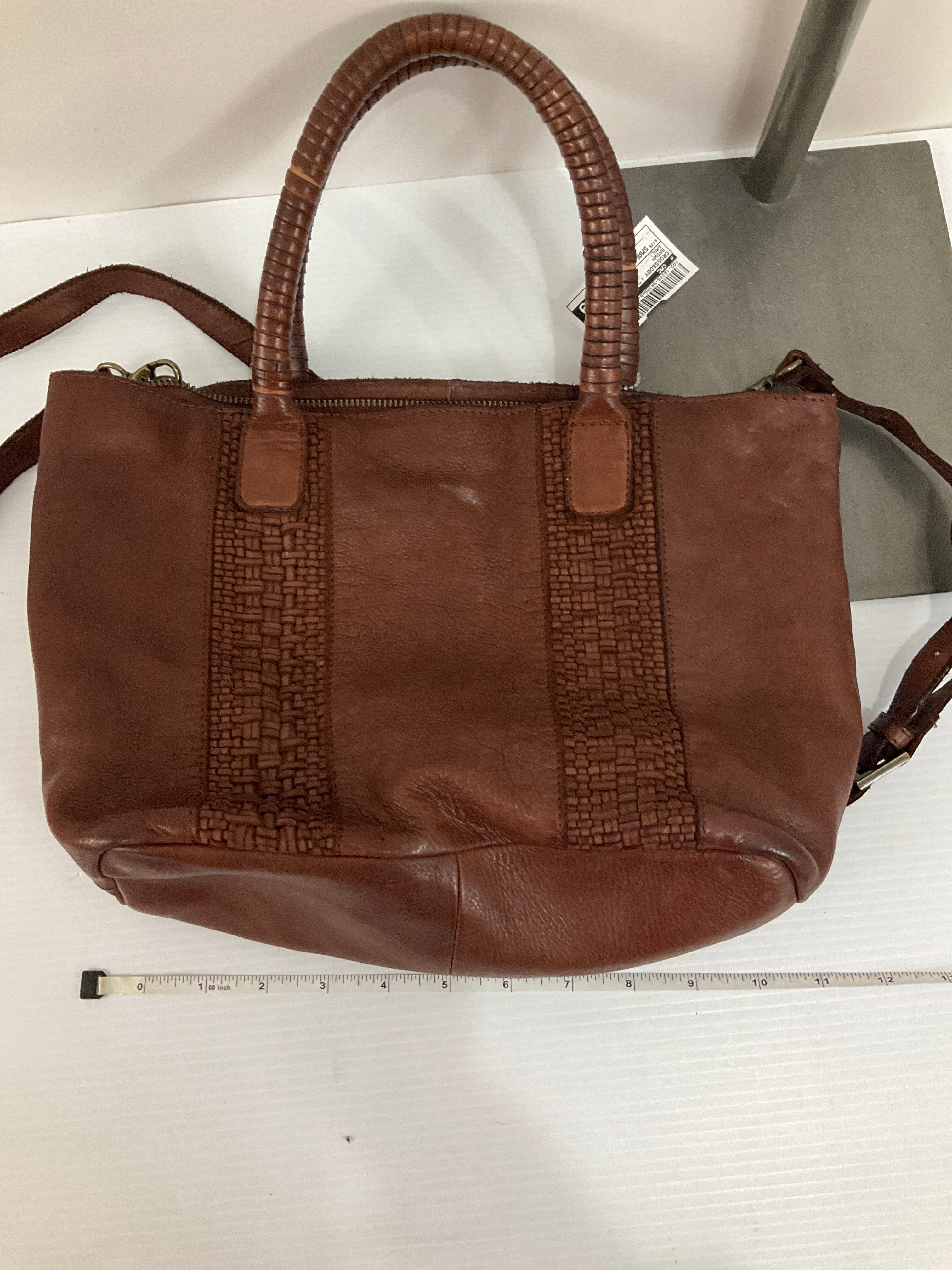 Crossbody Leather By Cmc. Size: Small