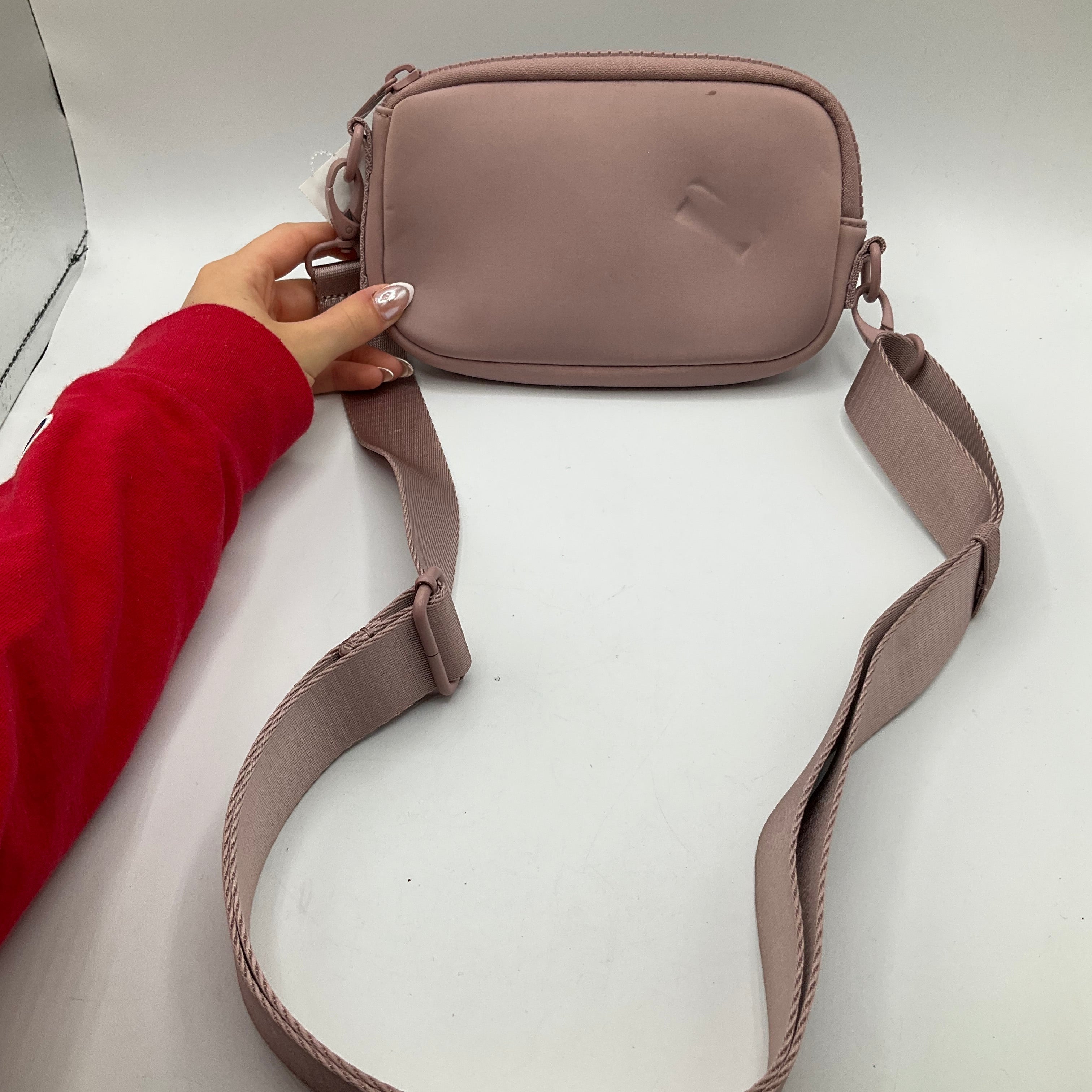 Crossbody By Cmb. Size: Small