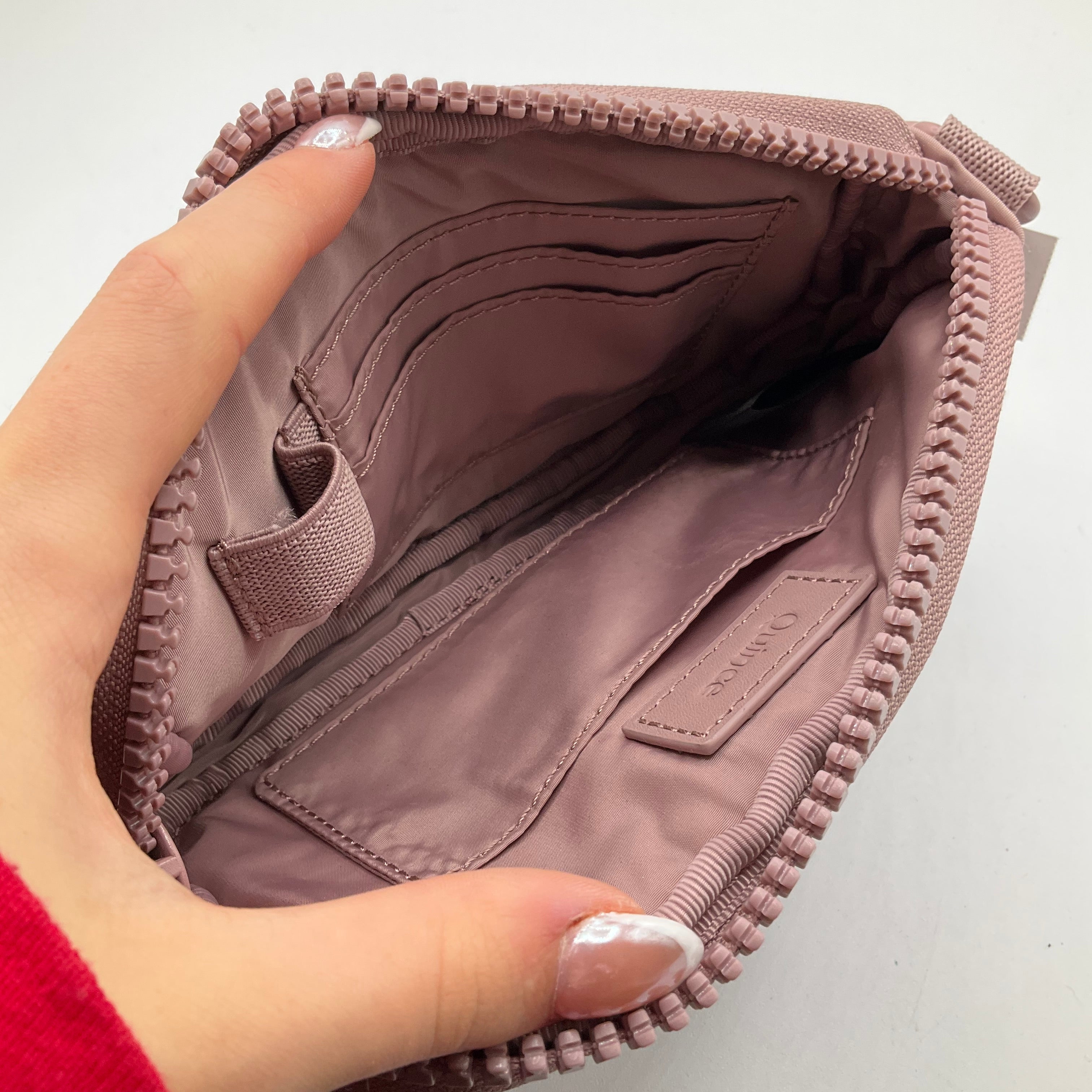 Crossbody By Cmb. Size: Small