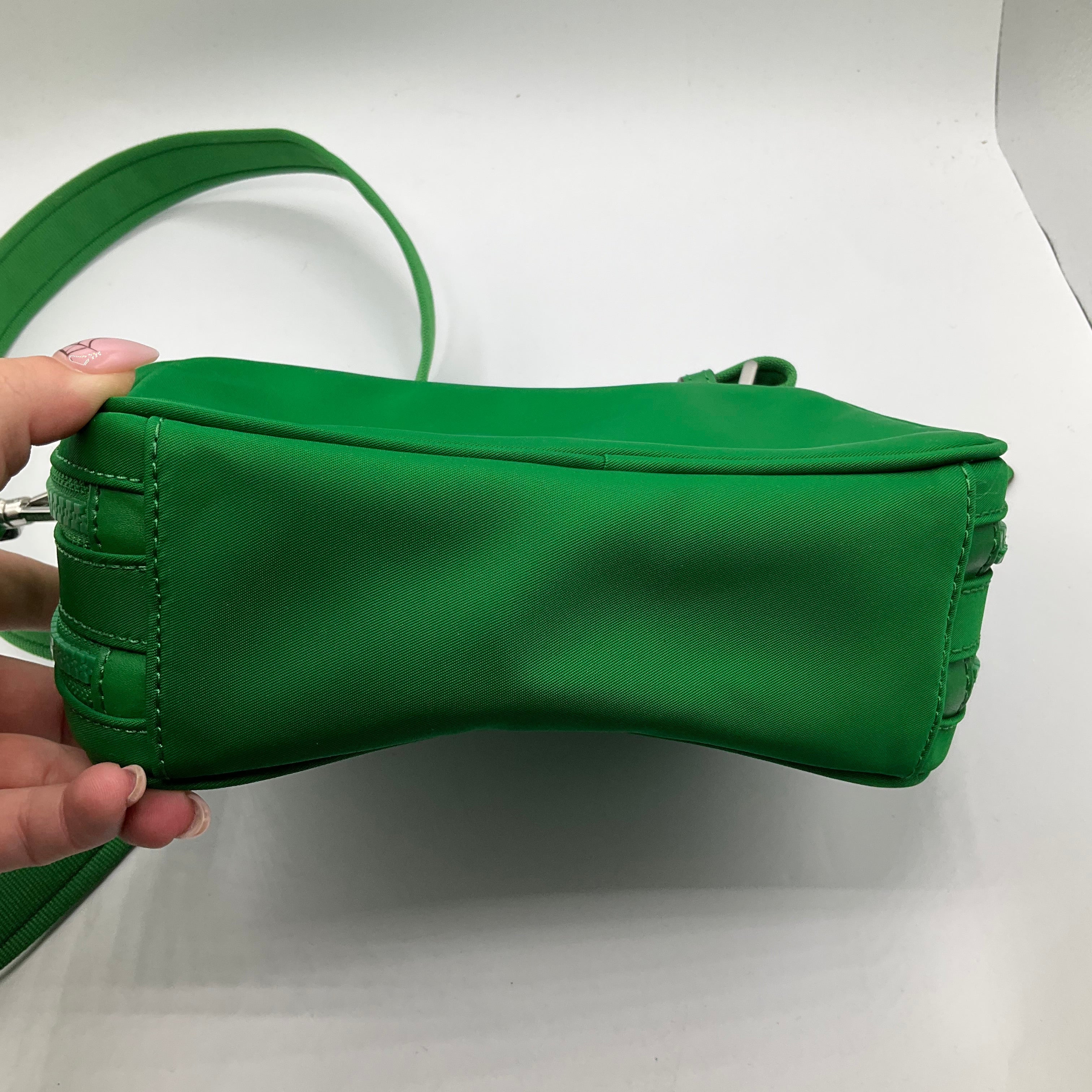 Crossbody Designer By Kate Spade. Size: Small