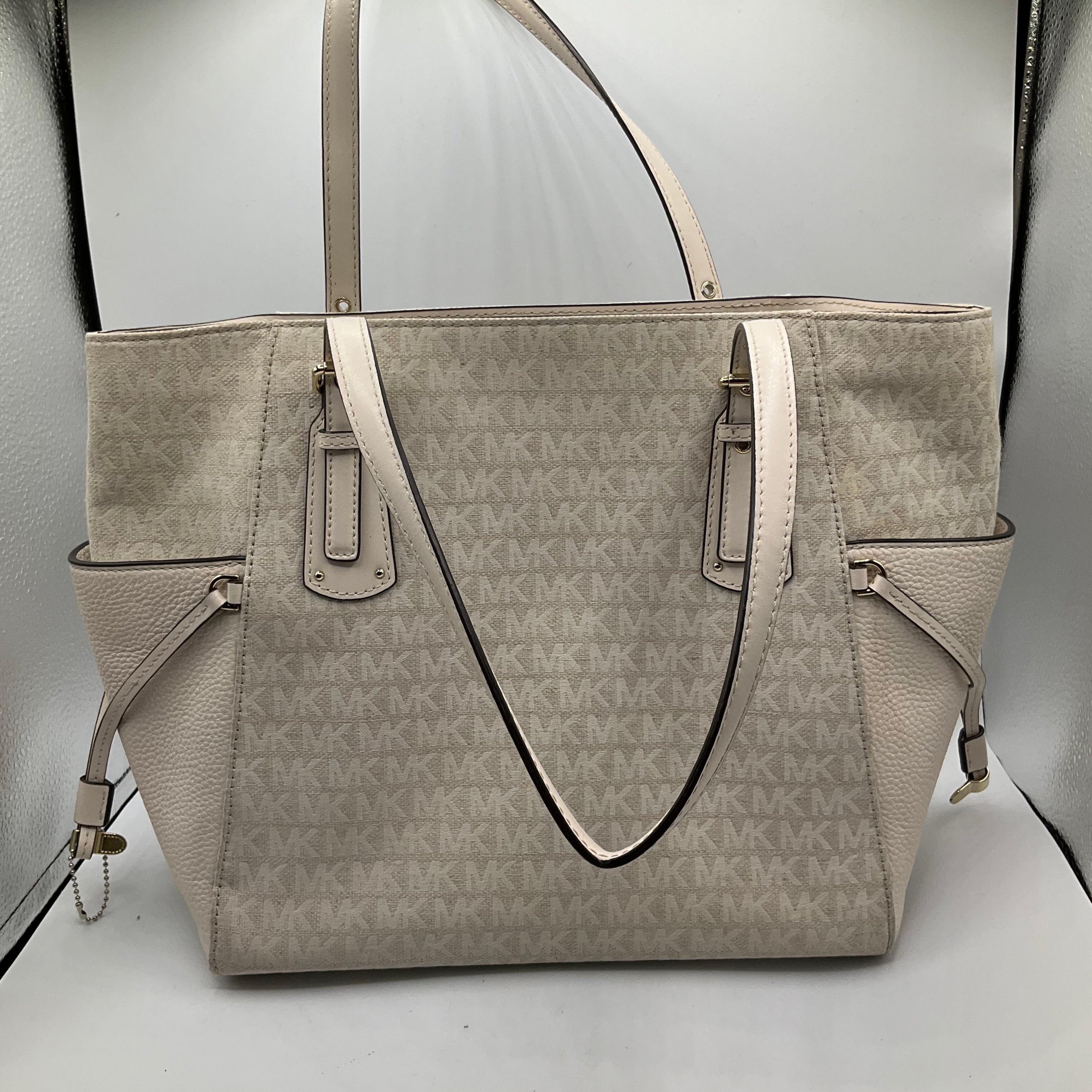 Handbag Designer By Michael Kors. Size: Large