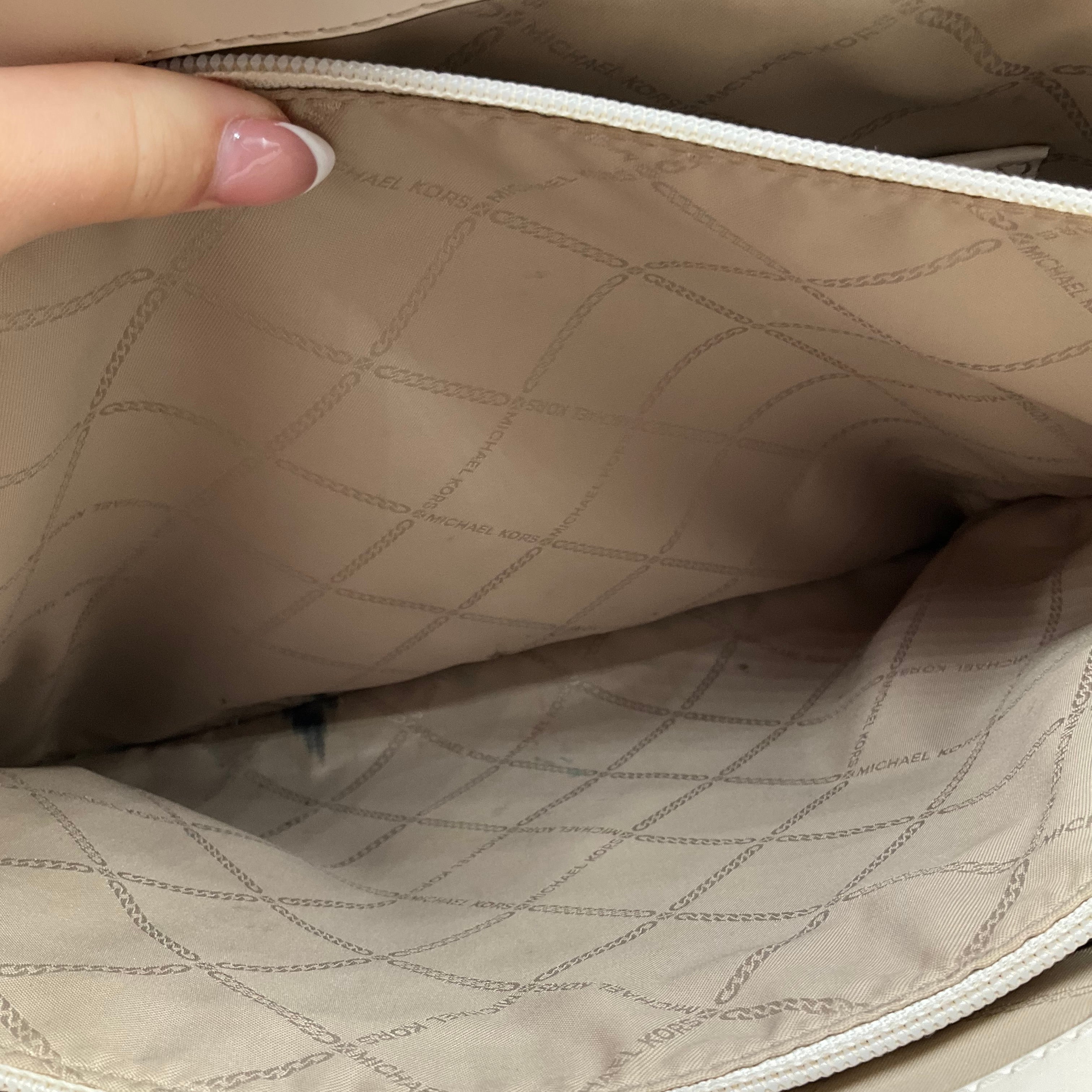 Handbag Designer By Michael Kors. Size: Large