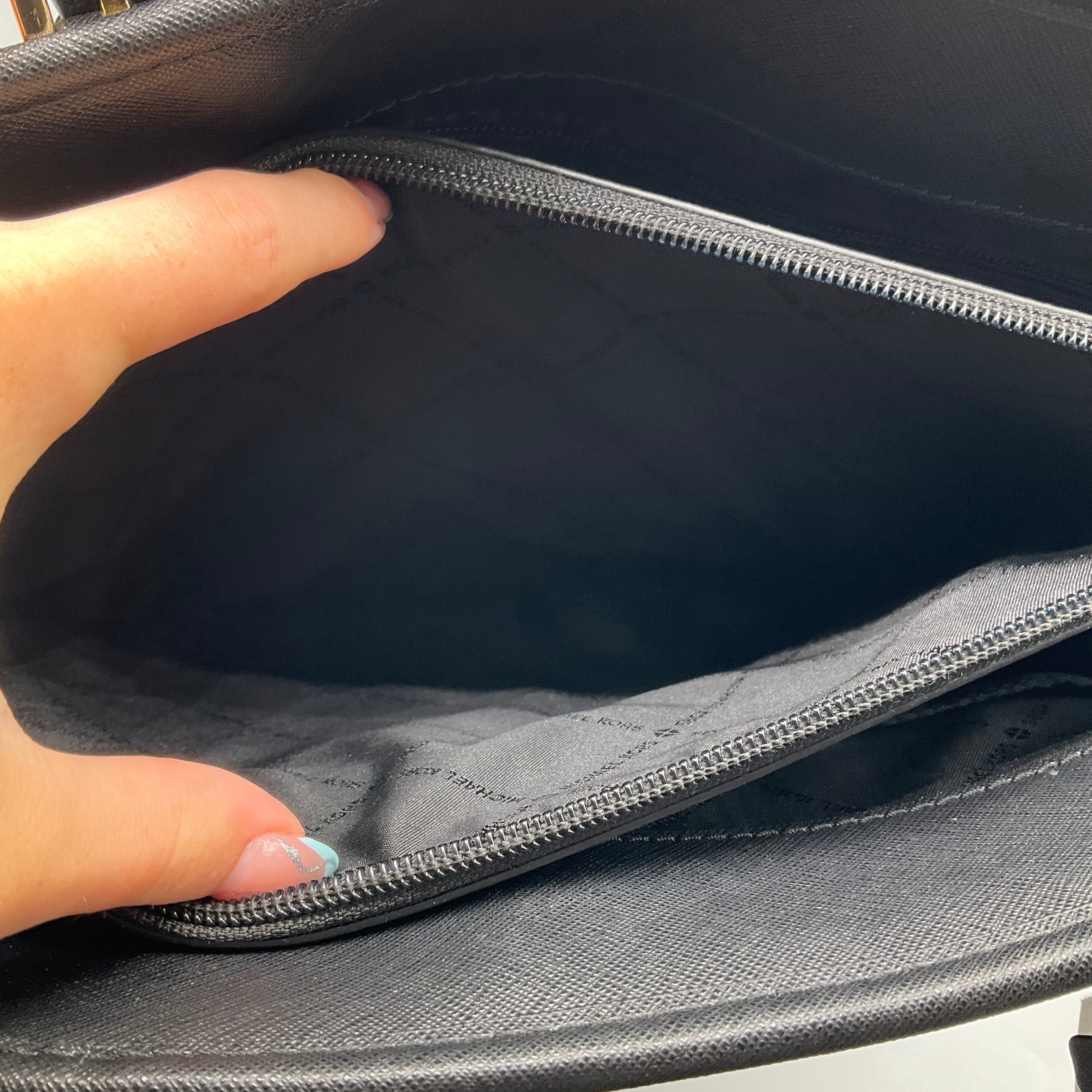Handbag Designer Michael Kors. Size Medium