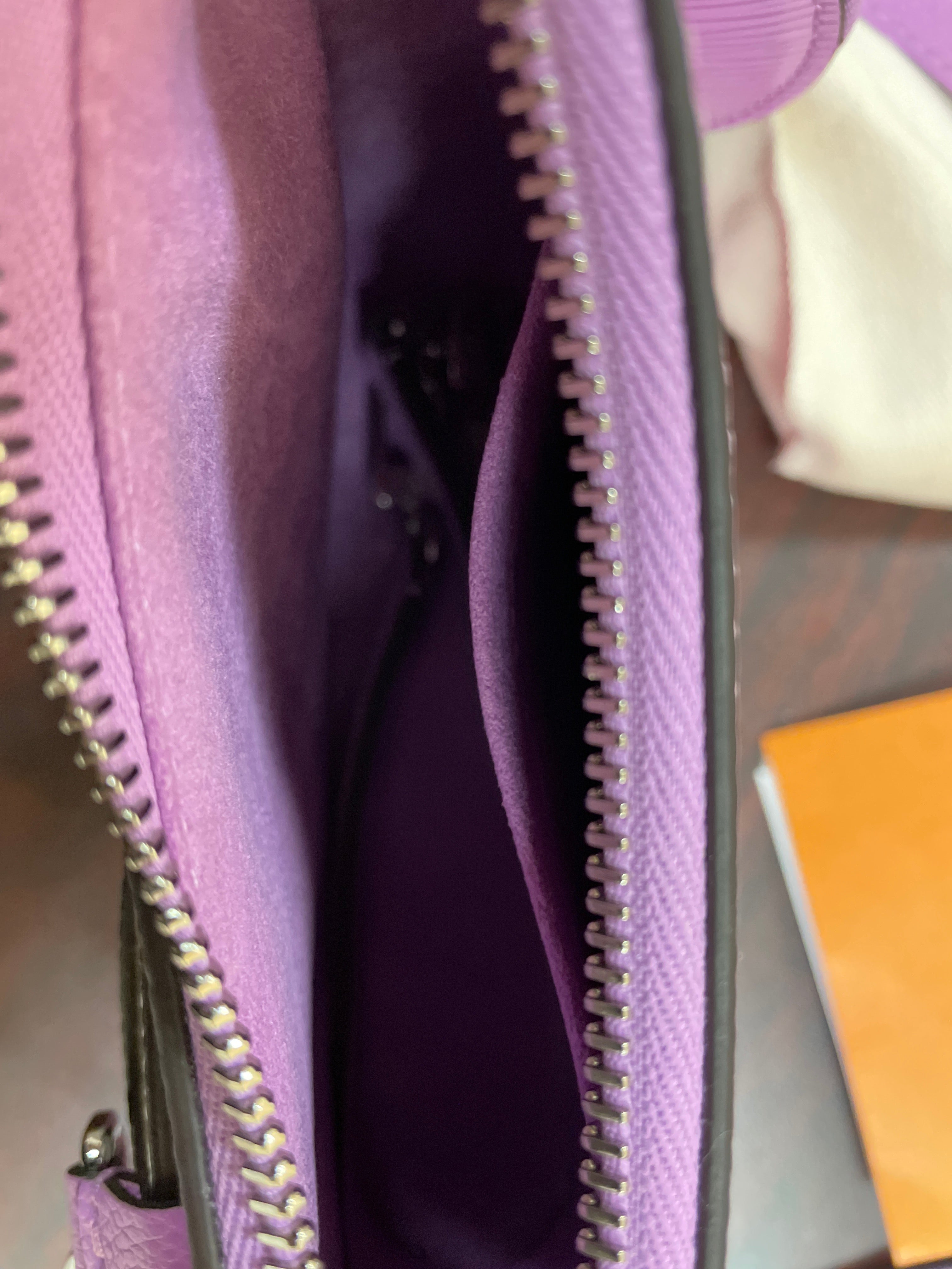 Handbag Luxury Designer By Louis Vuitton. Size: Small