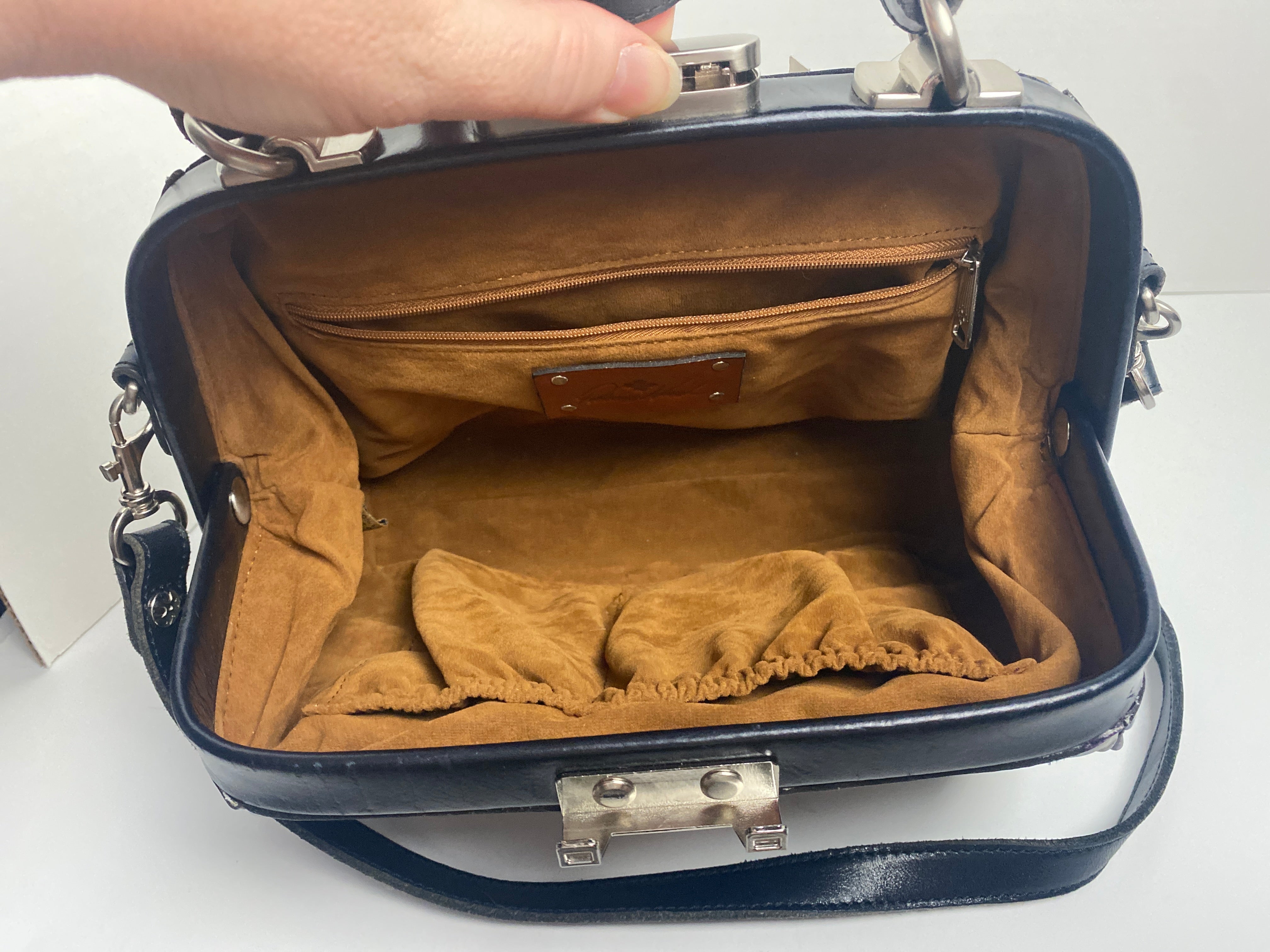 Crossbody Designer By Patricia Nash Size: Medium