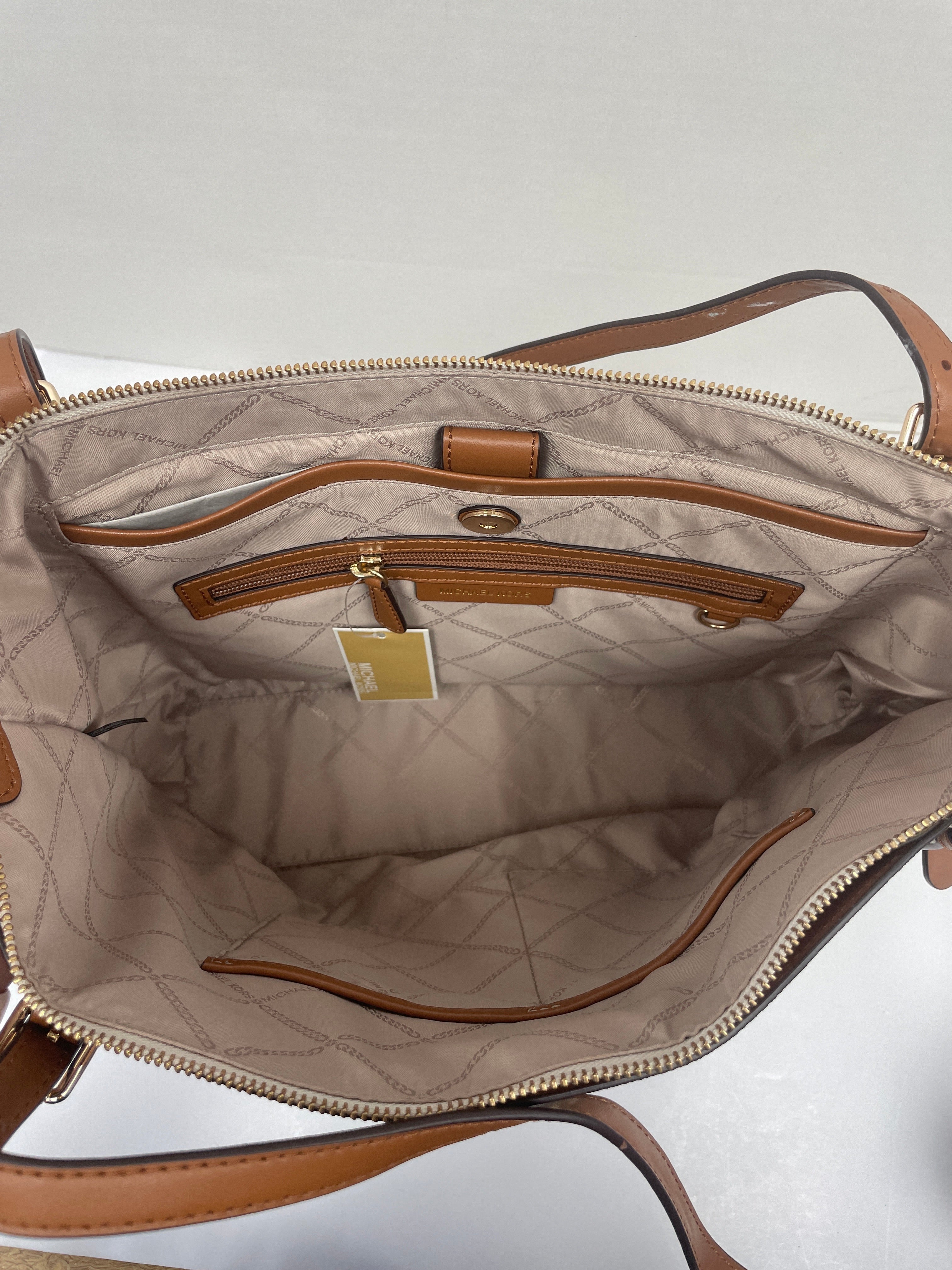 Handbag Designer By Michael Kors. Size: Large