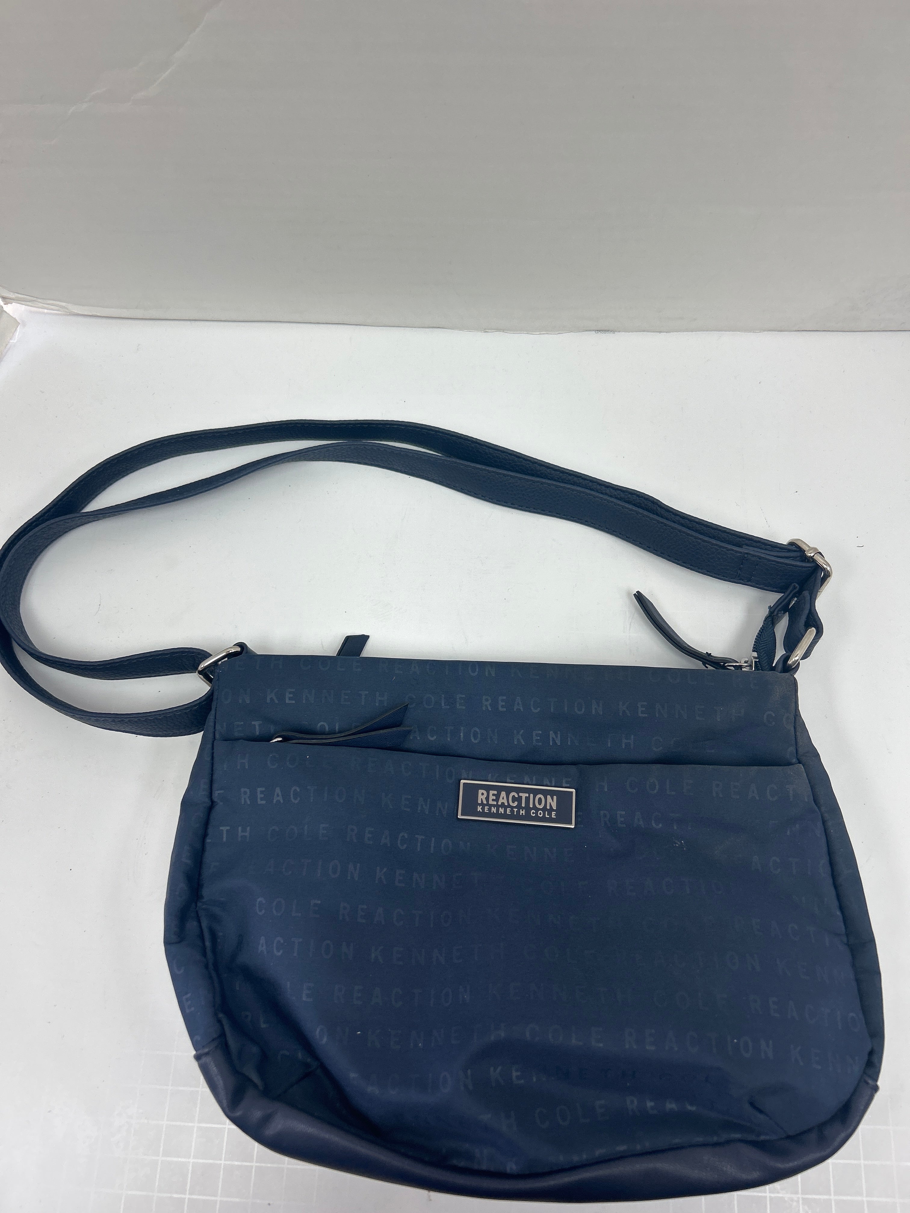 Handbag By Kenneth Cole. Size: Medium