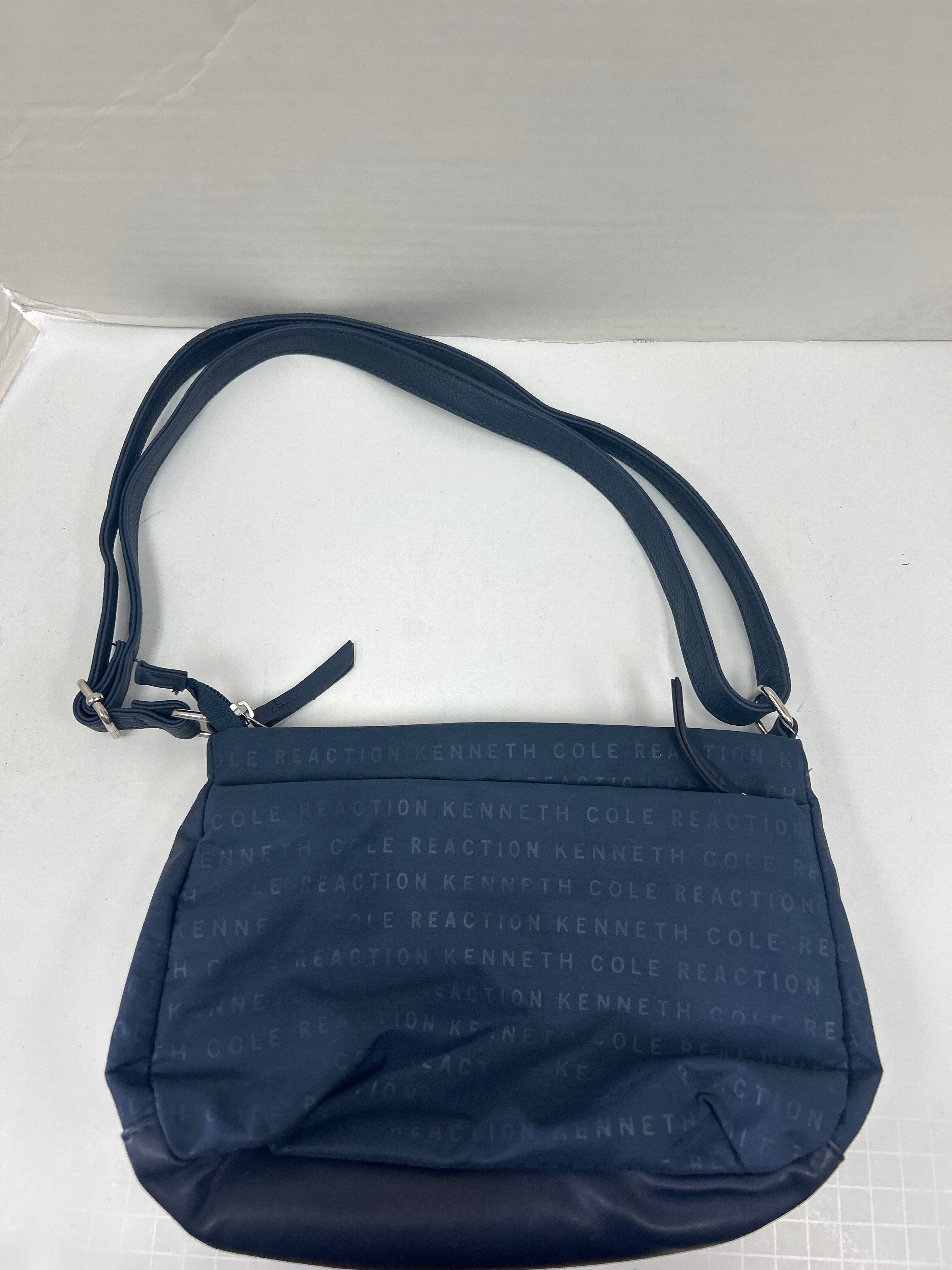 Handbag By Kenneth Cole. Size: Medium