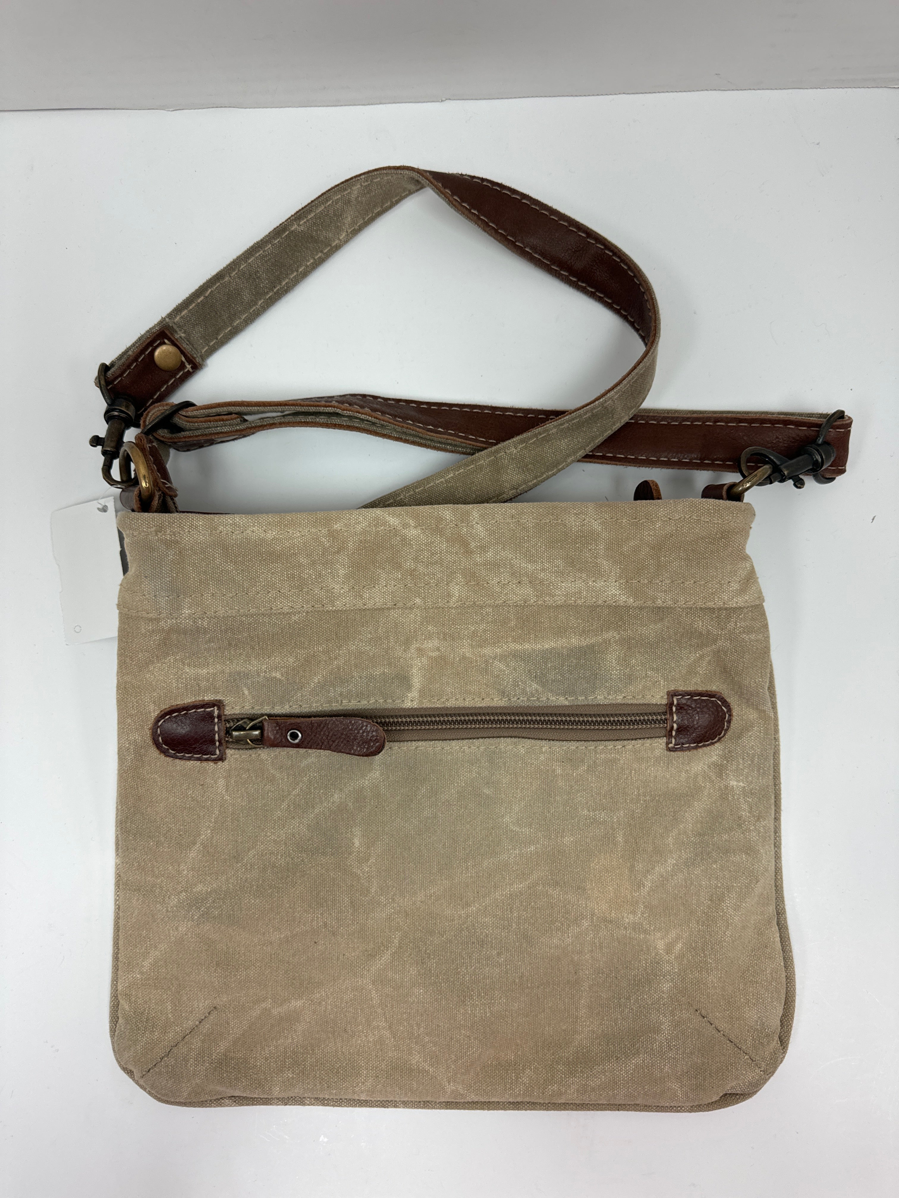 Crossbody By Myra. Size: Medium