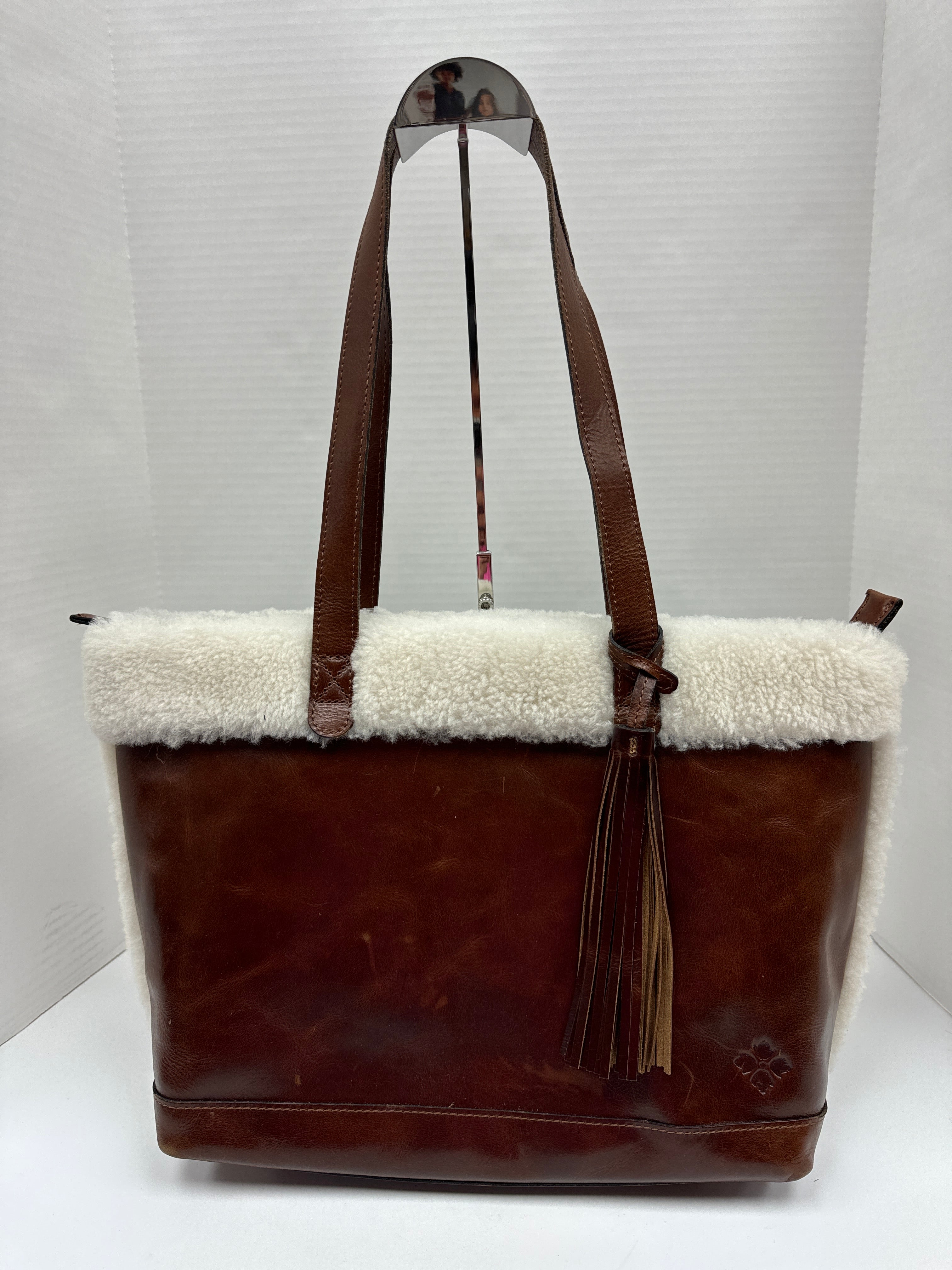 Handbag Designer By Patricia Nash. Size: Large