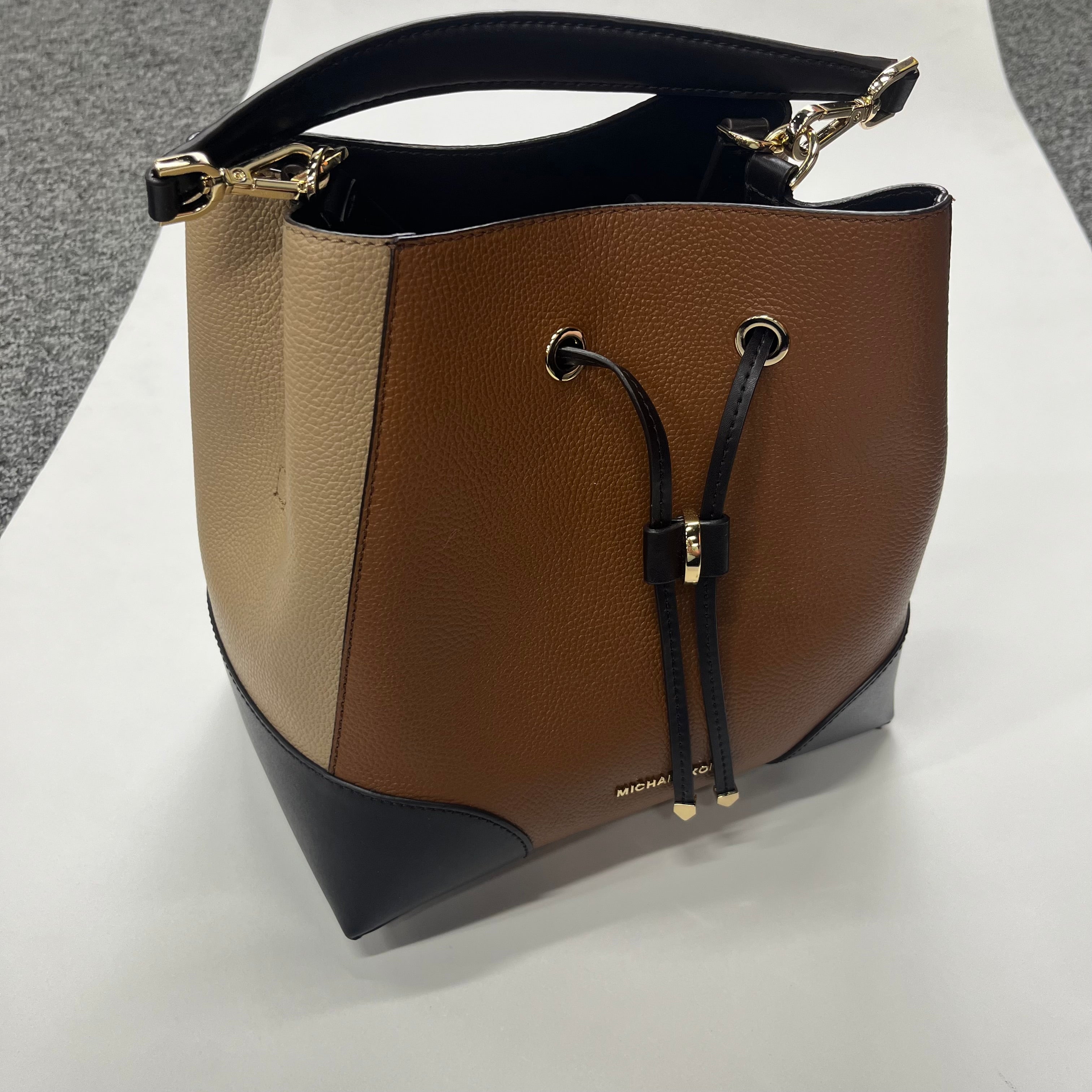 Handbag Designer Michael Kors. Size Large