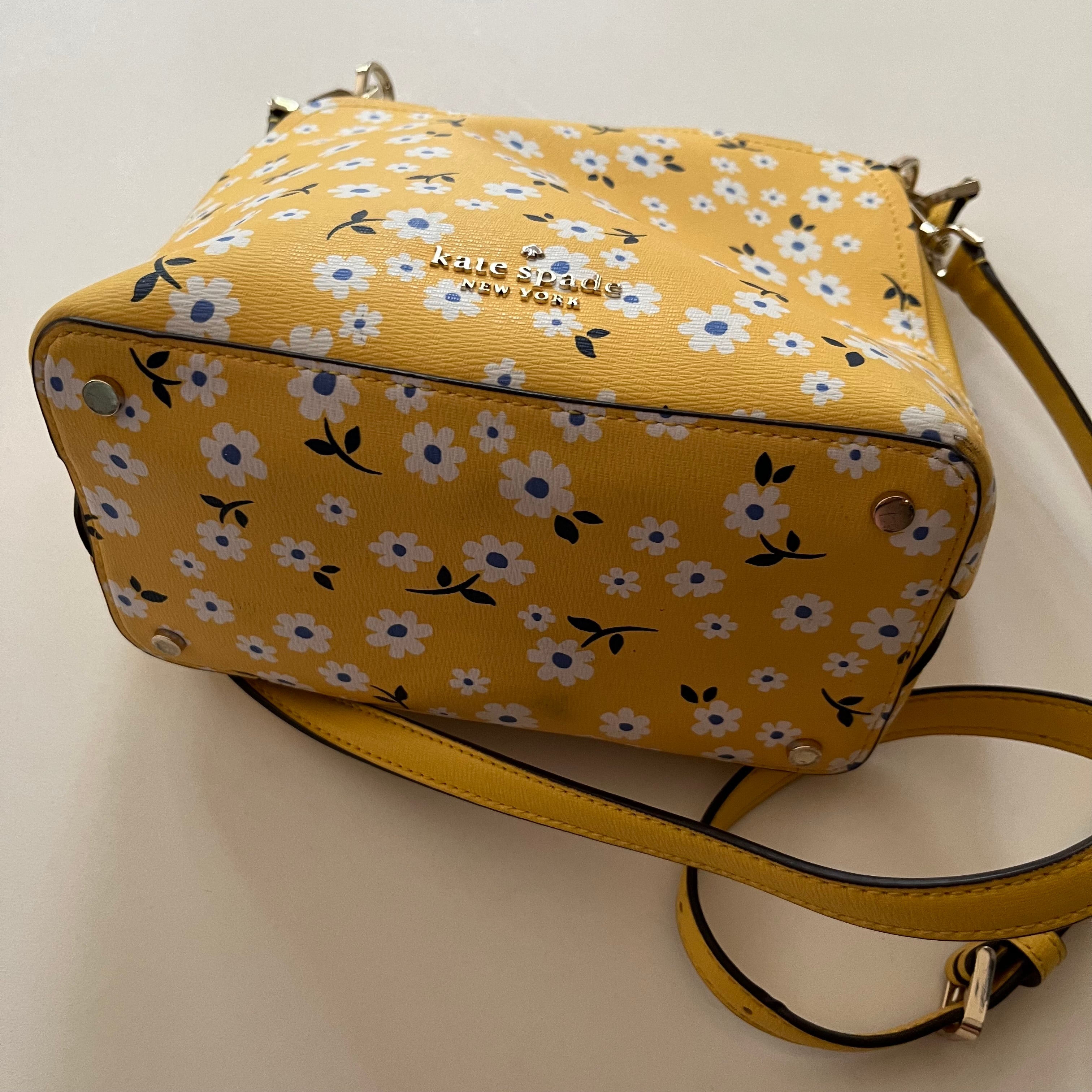 Handbag Designer By Kate Spade. Size: Medium