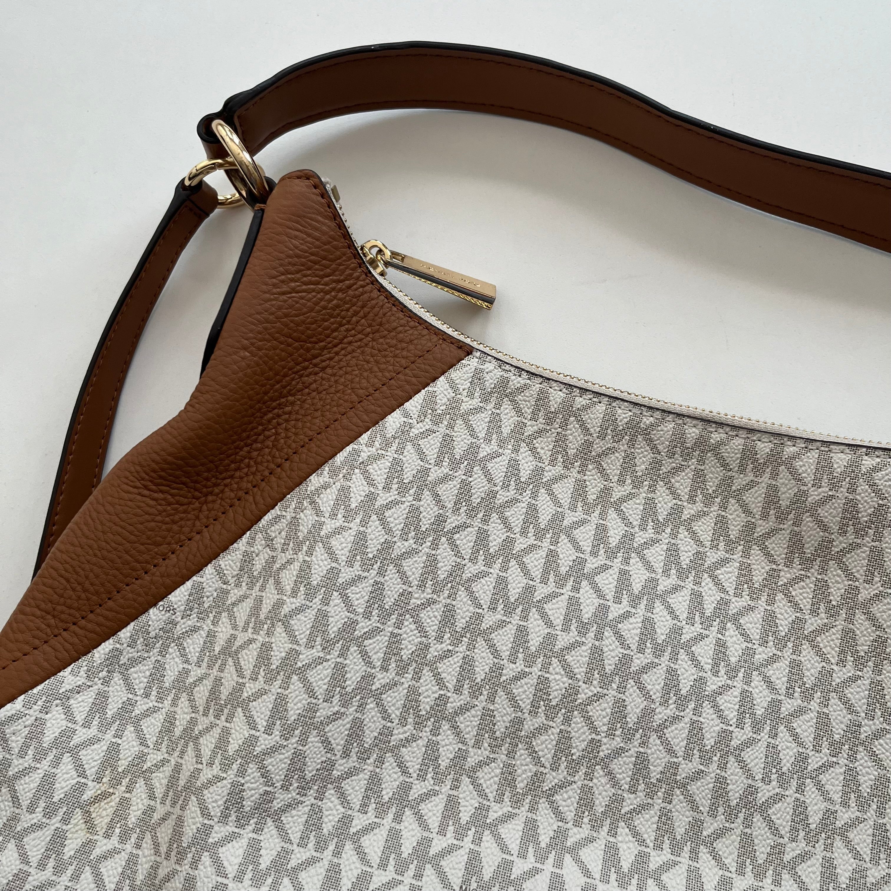 Handbag Designer By Michael Kors. Size: Large