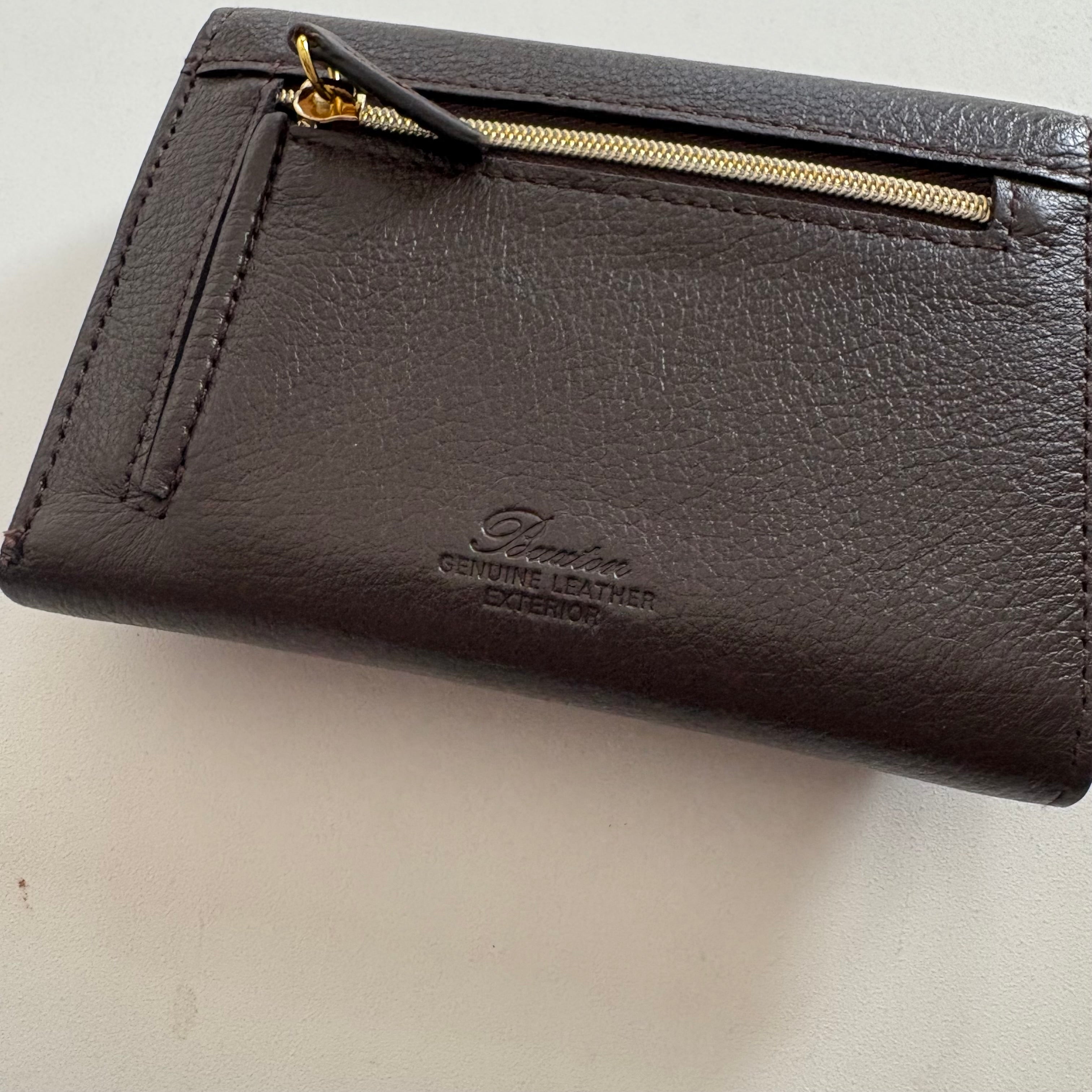 Wallet By Clothes Mentor. Size: Medium
