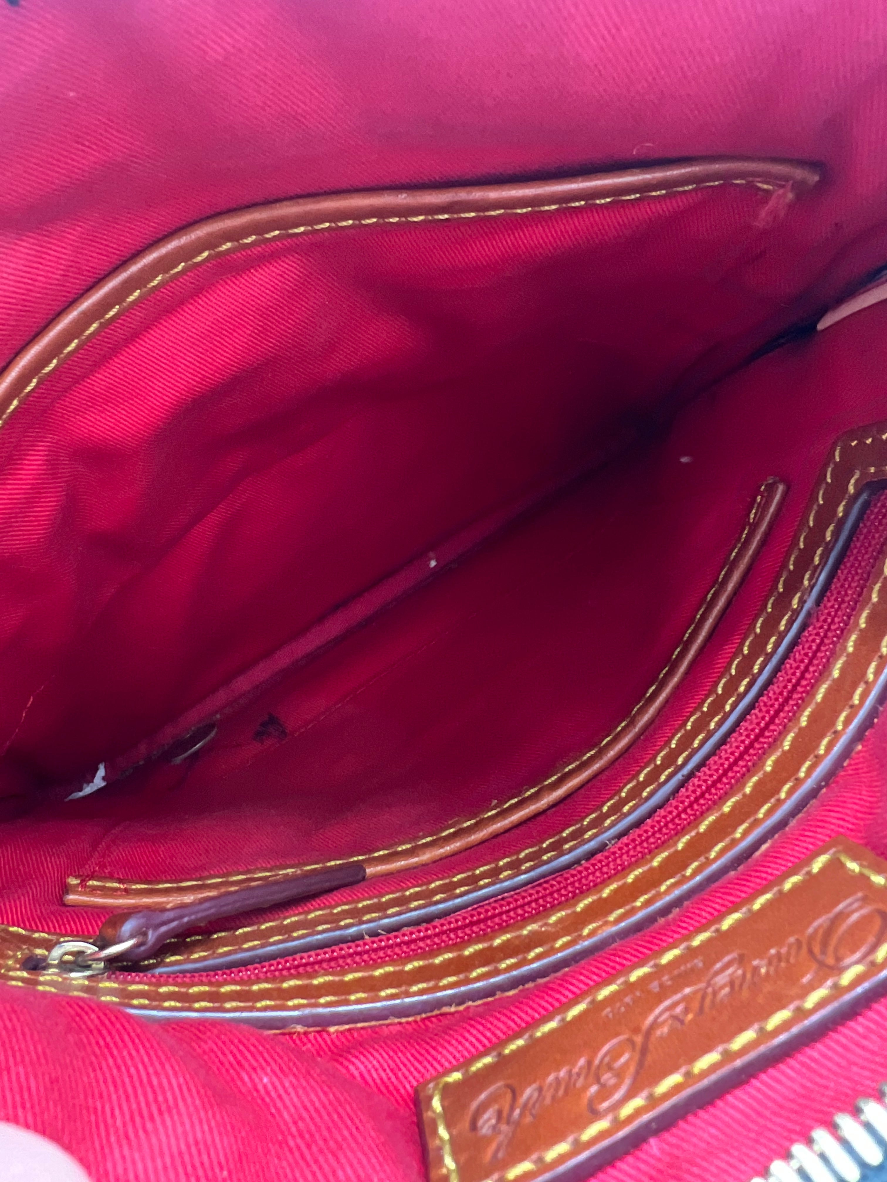 Crossbody Designer Dooney And Bourke. Size Medium