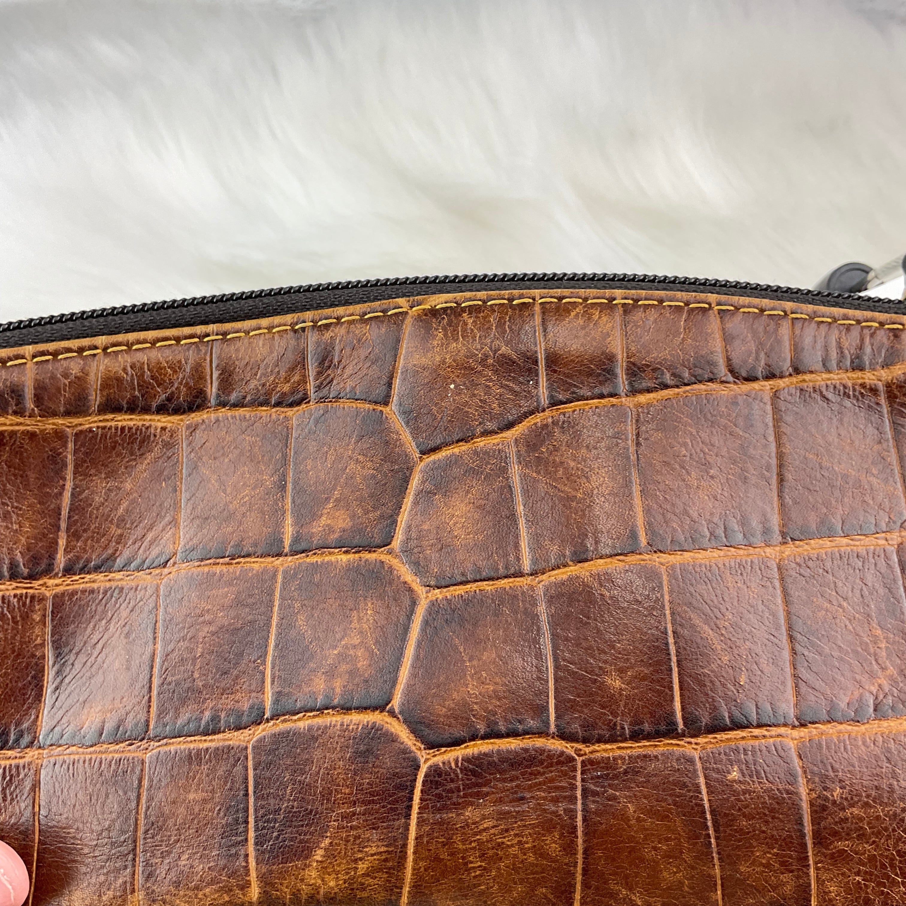 Makeup Bag Designer Dooney And Bourke. Size Small
