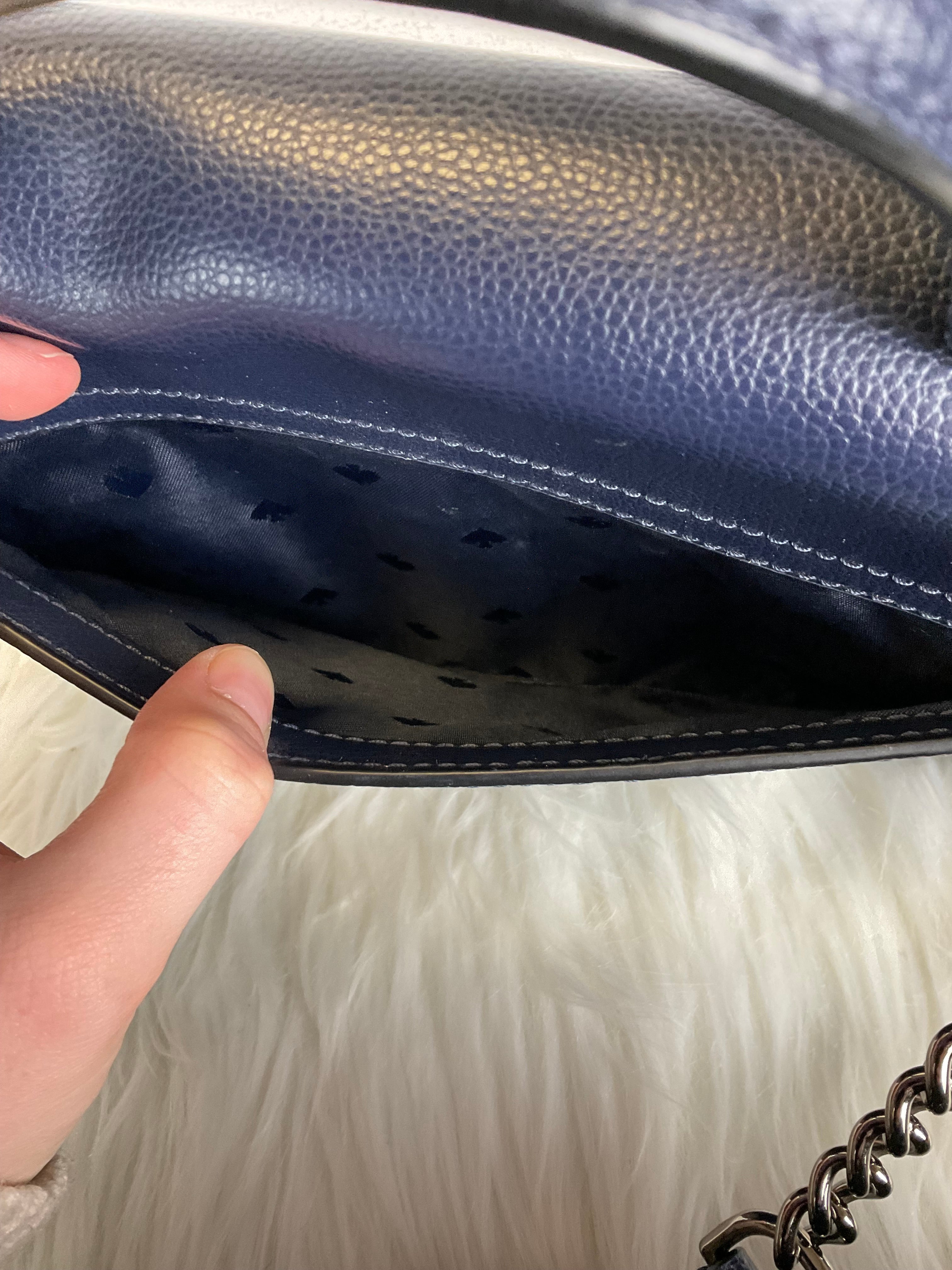 Crossbody Designer Kate Spade. Size Small