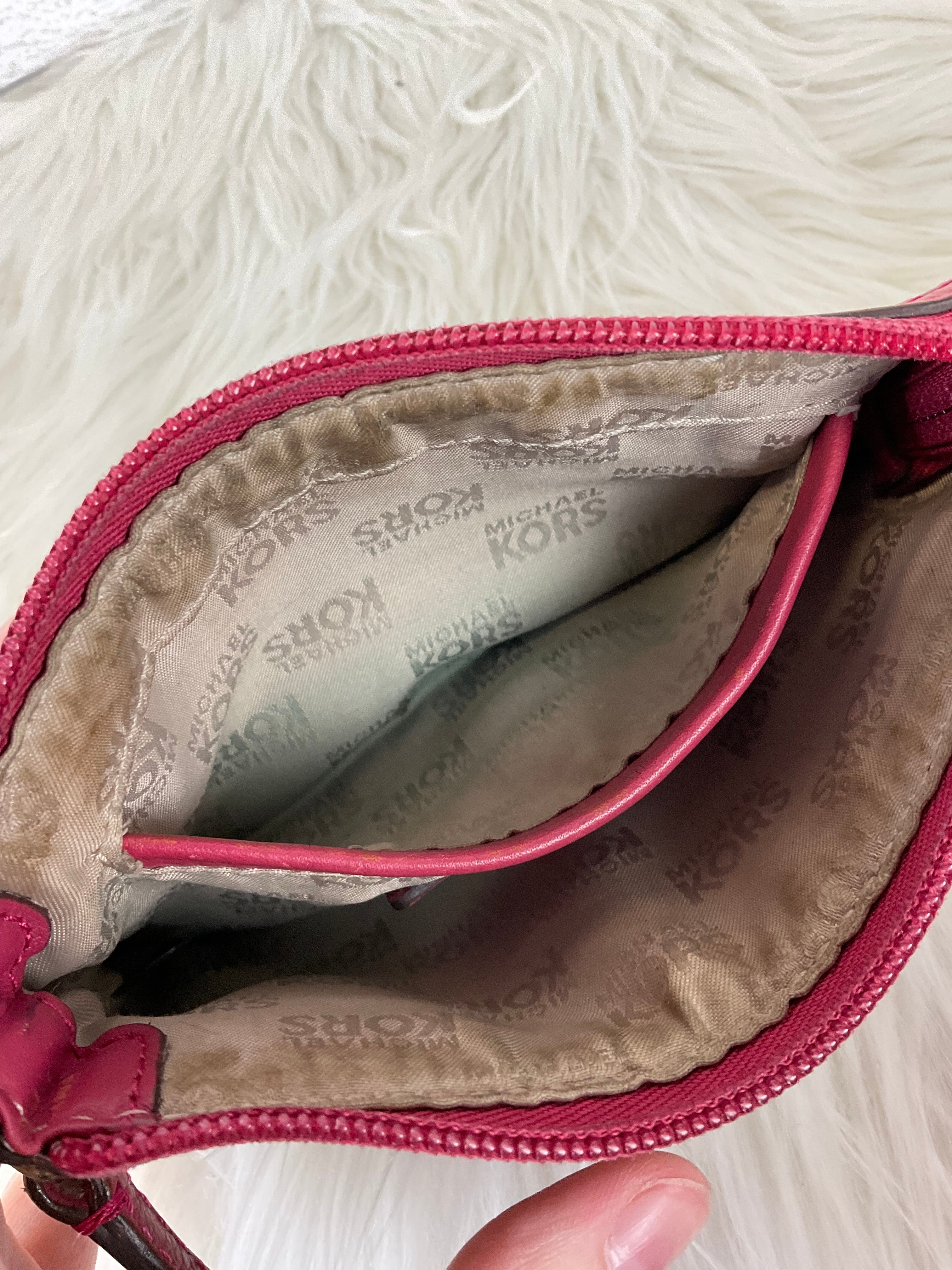 Clutch Designer Michael Kors. Size Small