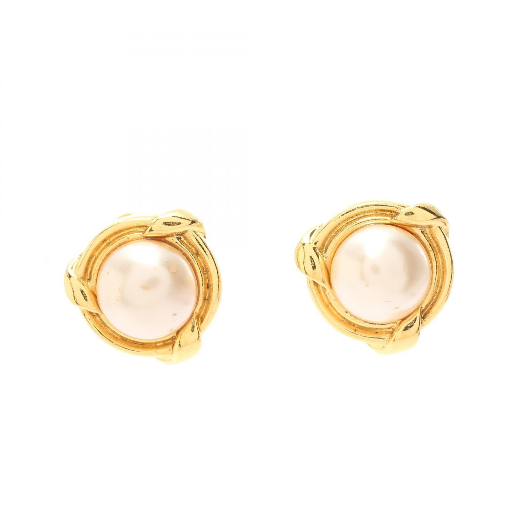 Top Quality Chanel Gold Plated Faux Pearl Earrings