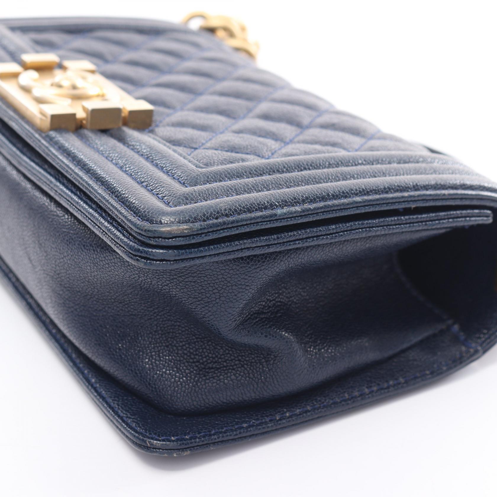 Top Quality Chanel Boy Caviar Shoulder Bag Navy A676851