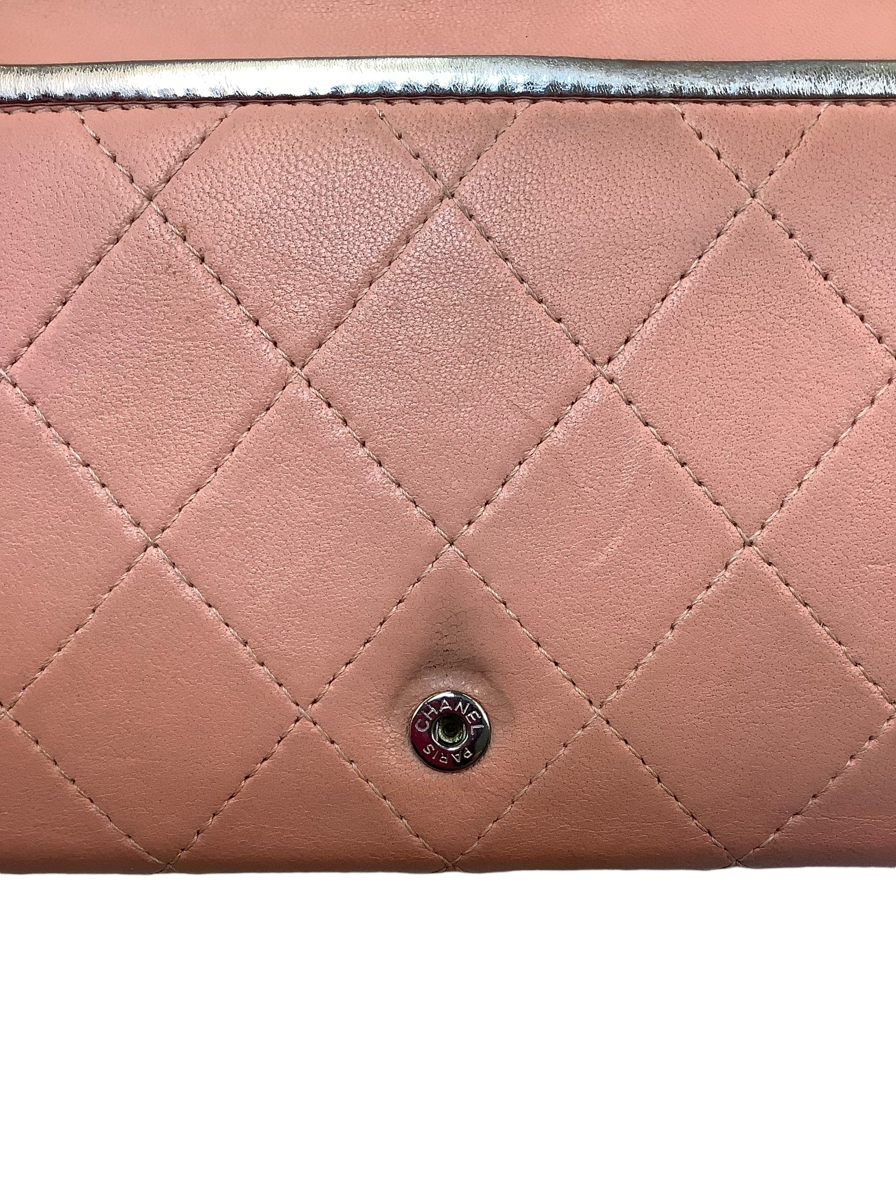 Wallet Luxury Designer By Chanel. Size: Large