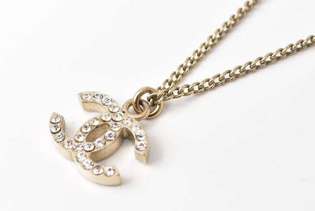 Top Quality Chanel Necklace/Pendant with Rhinestones and Gold