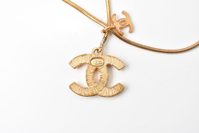 Top Quality Chanel Necklace/Pendant Long CC Heart Rhinestone Gold