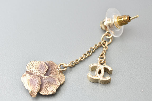 Top Quality Chanel Logo CC Camellia Swing Gold Earrings