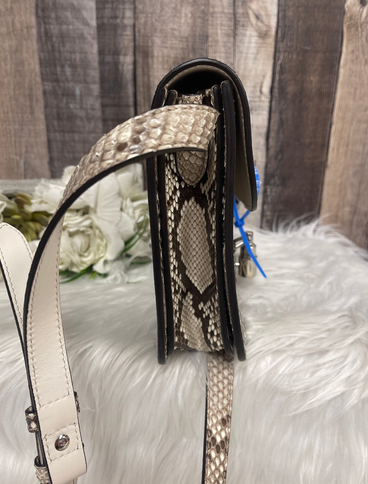 Crossbody Luxury Designer Gucci. Size Medium