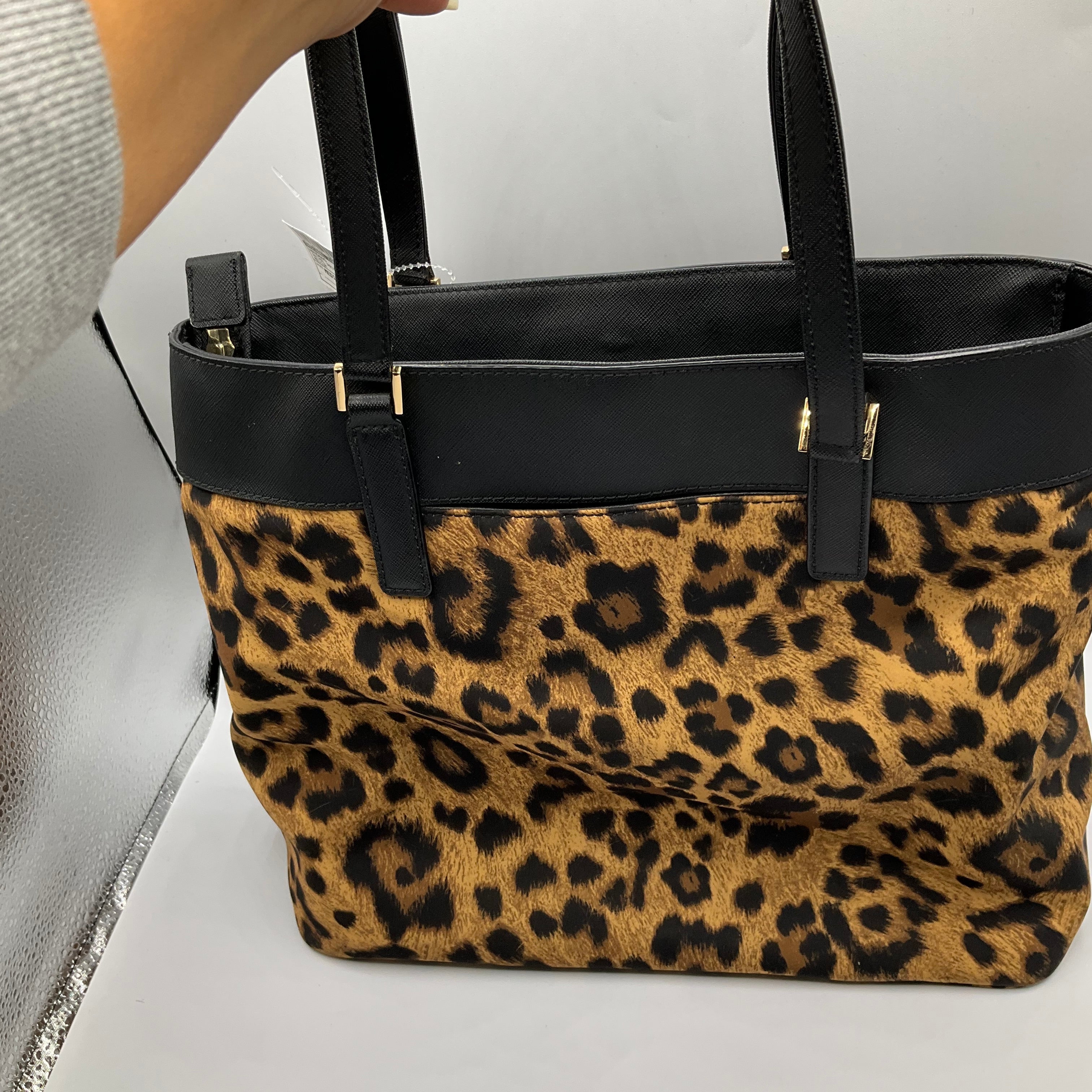 Handbag By Michael Kors. Size: Medium