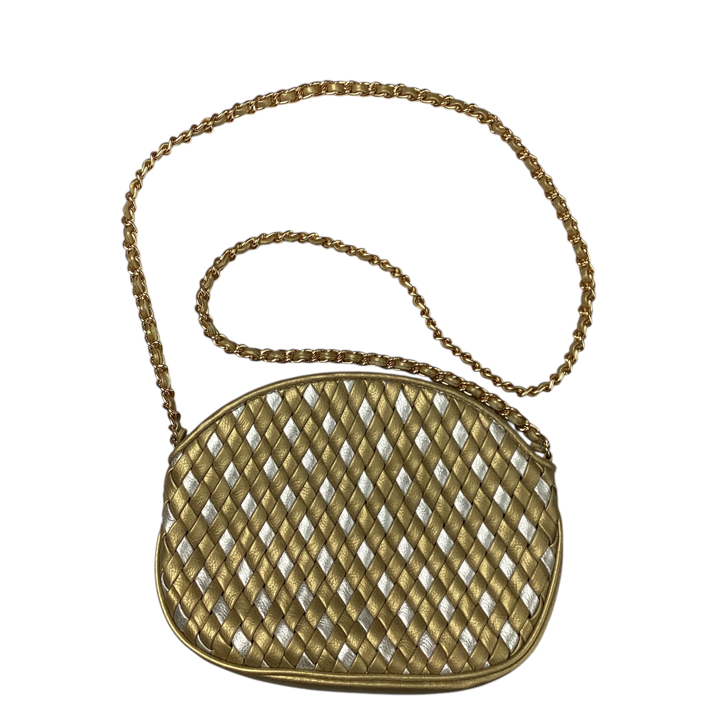 Handbag By Clothes Mentor. Size: Medium