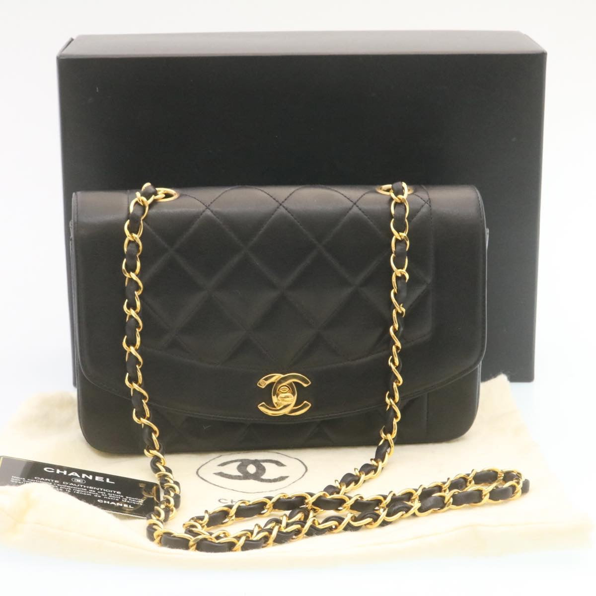 Top Quality Chanel Chain Turn Lock Diana Matelasse Shoulder Bag Lamb Skin Black Auth 28643A