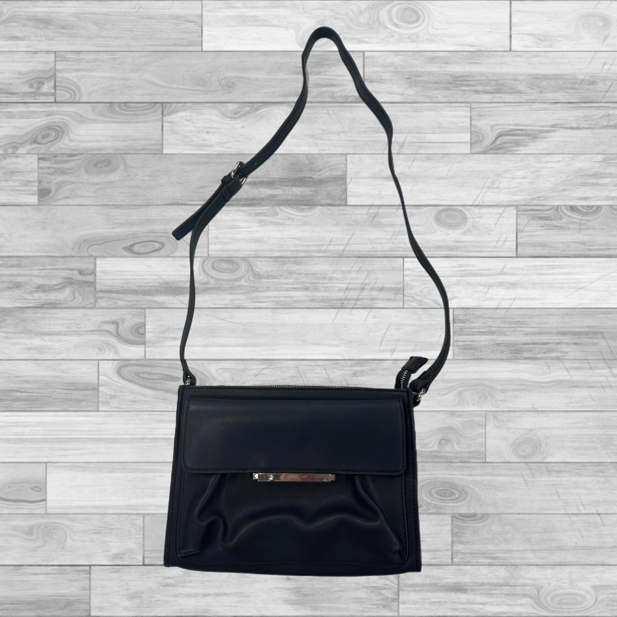 Crossbody By French Connection. Size: Medium